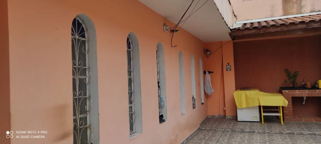 Casa, 5 quartos, 220 m² - Foto 1