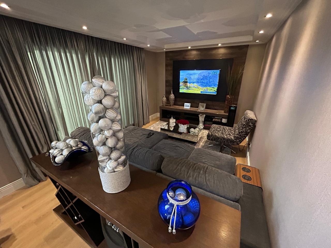 Casa à venda com 2 quartos, 137m² - Foto 1