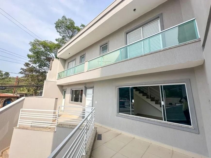 Casa à venda com 2 quartos, 97m² - Foto 1