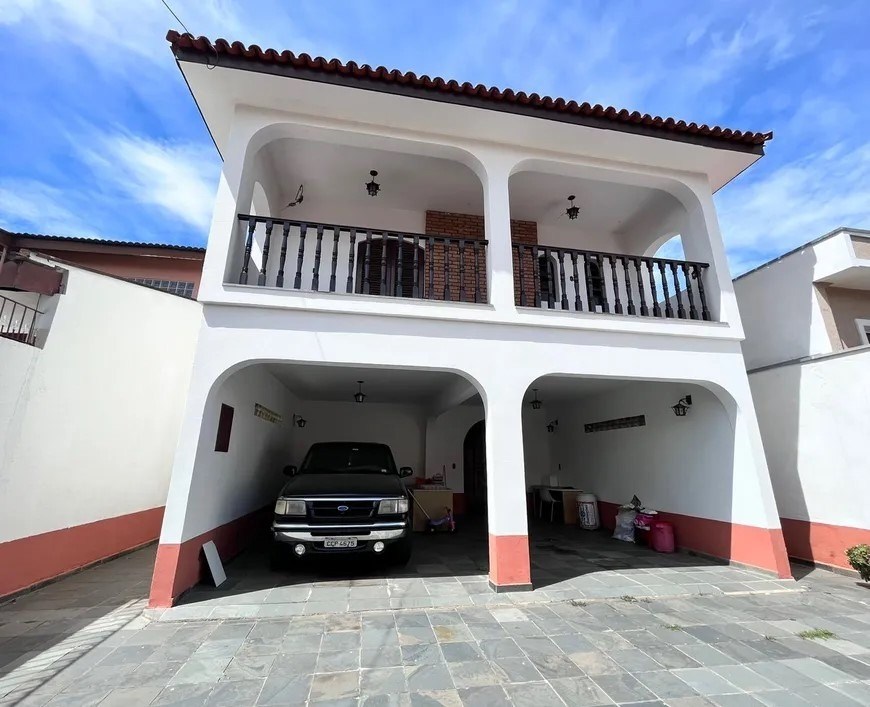 Casa à venda com 7 quartos, 500m² - Foto 4