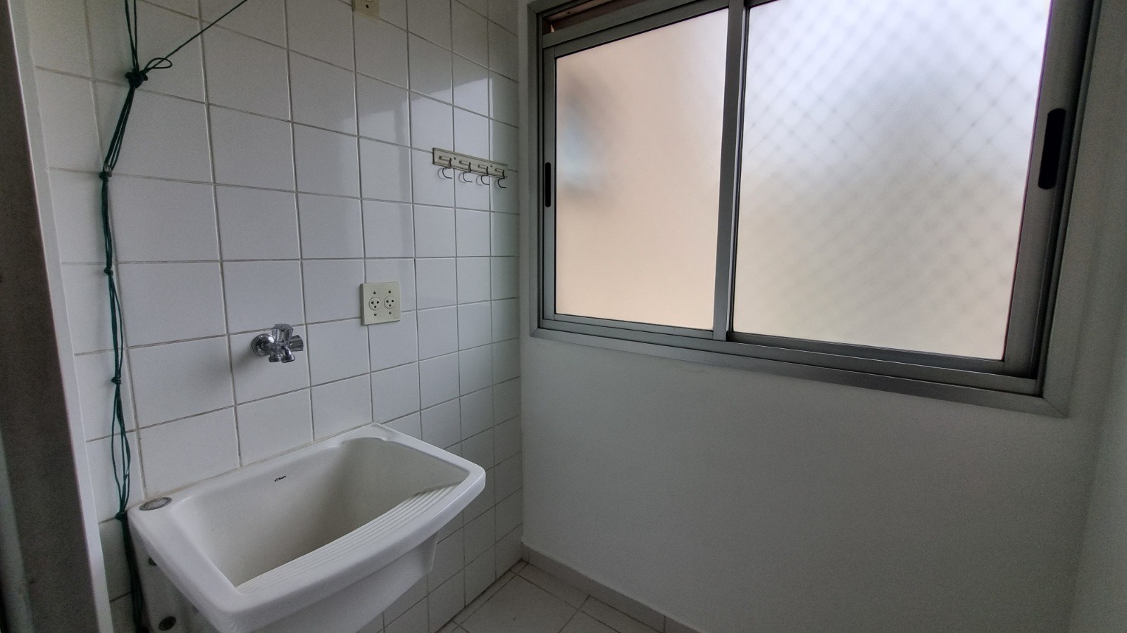 Apartamento à venda com 3 quartos, 63m² - Foto 2