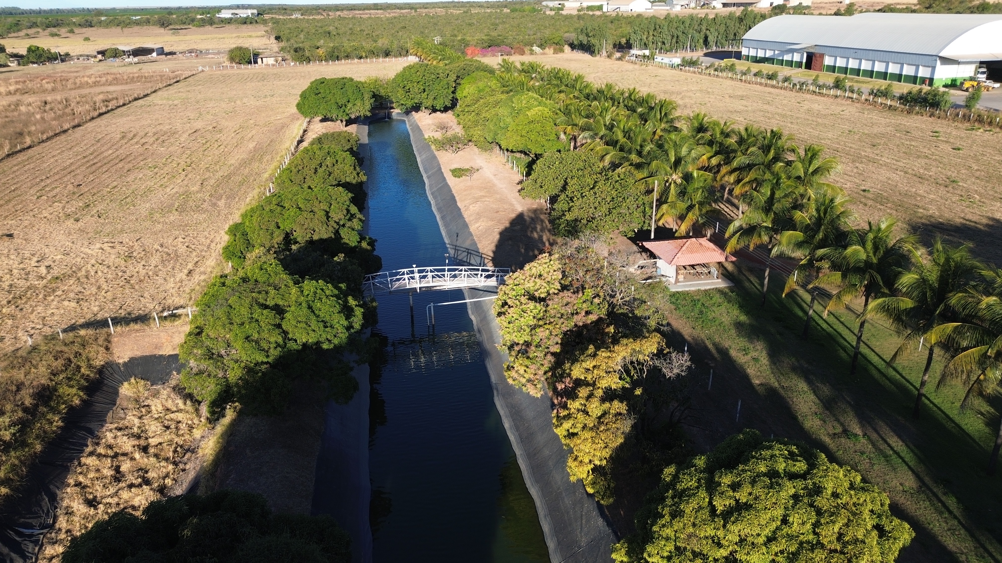 Sítio à venda com 5 quartos, 950000m² - Foto 1