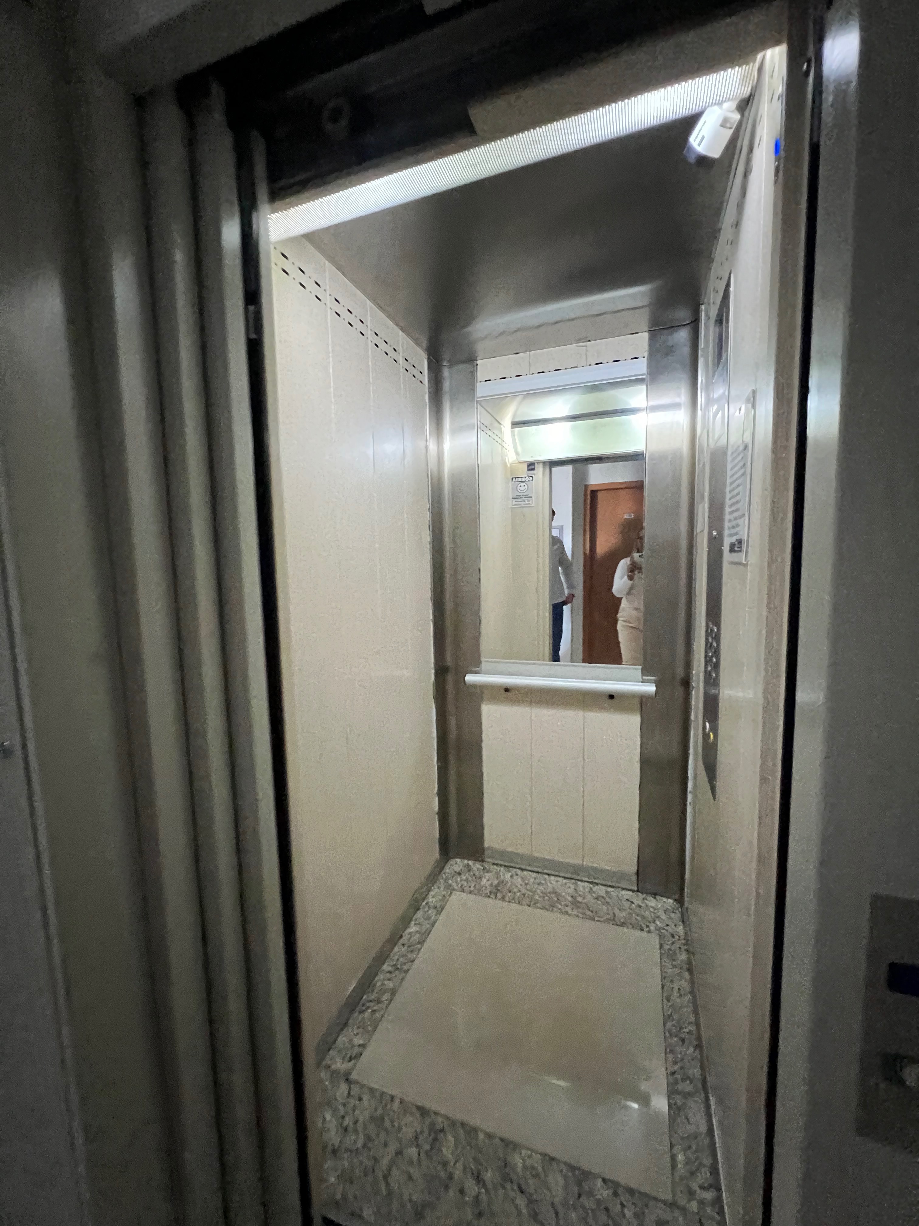 Apartamento à venda com 3 quartos, 95m² - Foto 7