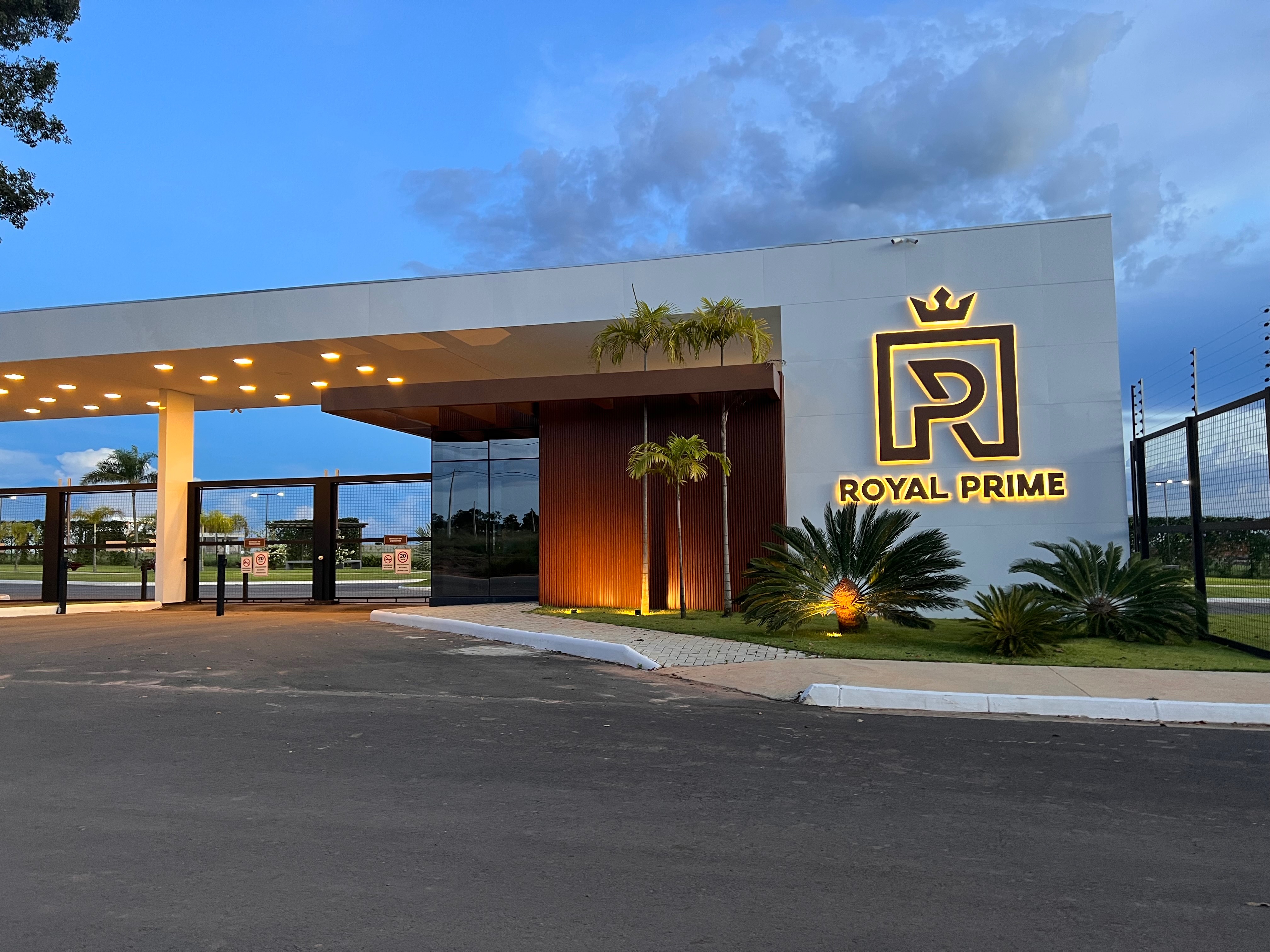 Terreno à venda, 700m² - Foto 1