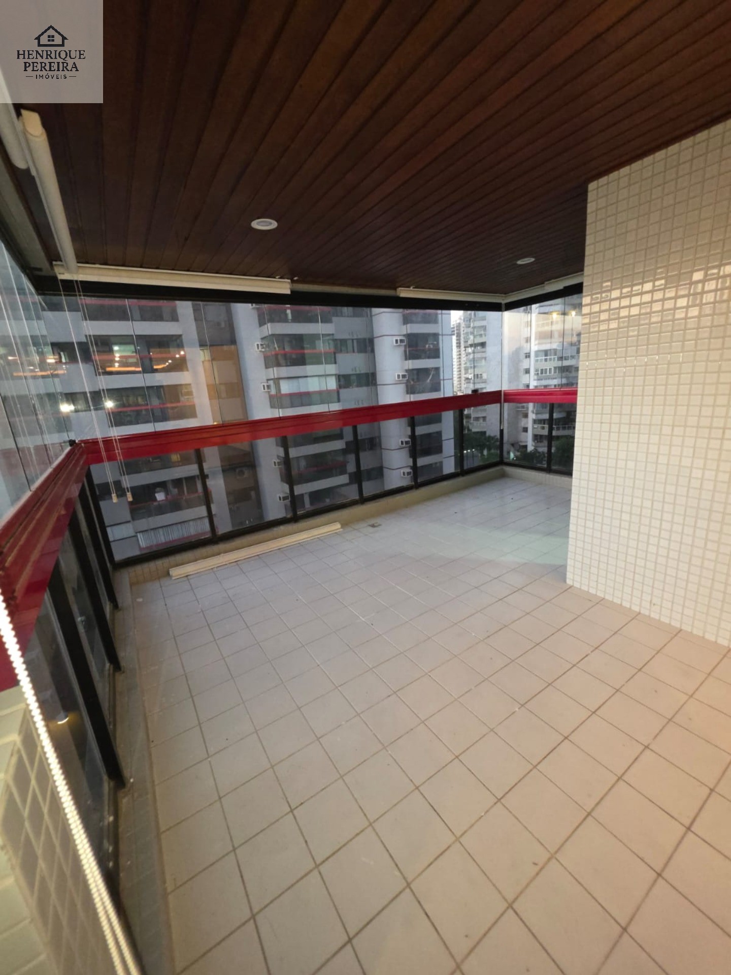 Apartamento na Barra da Tijuca: 3 quartos, 2 suítes, 97m² - Imperdível!
