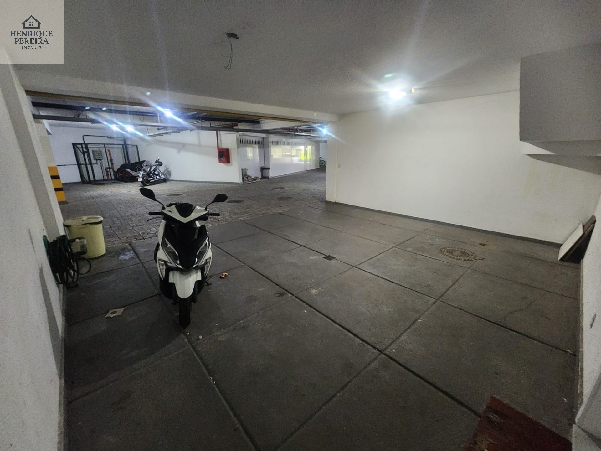Imperdível Casa em Condomínio no Recreio dos Bandeirantes, RJ: 3 suítes, área externa privativa, 2 vagas e 240m². Venha conferir!