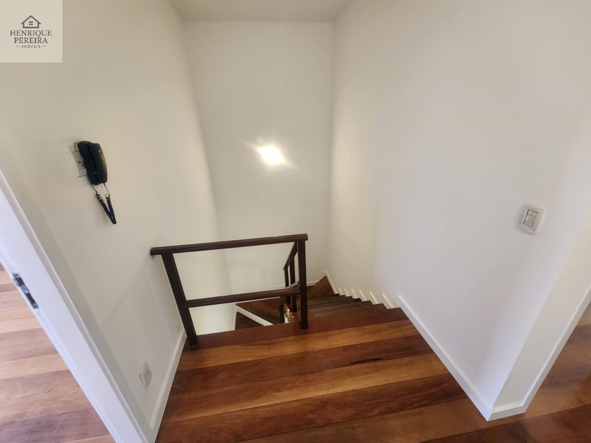 Imperdível Casa em Condomínio no Recreio dos Bandeirantes, RJ: 3 suítes, área externa privativa, 2 vagas e 240m². Venha conferir!