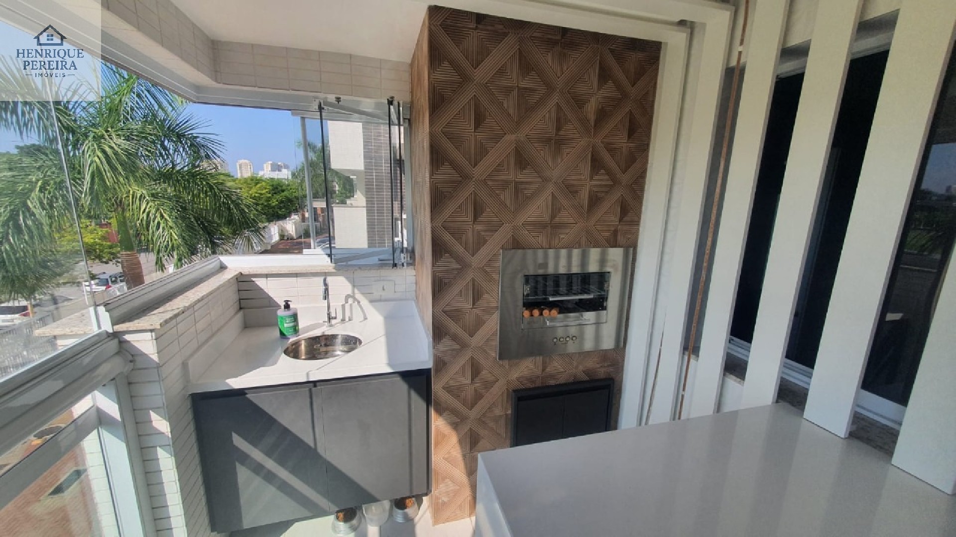 Apartamento de 2 quartos na Barra da Tijuca, RJ, Alphagreen Residence Club: 2 suítes, 1 sala, 3 banheiros, 86 m² e vaga de garagem!