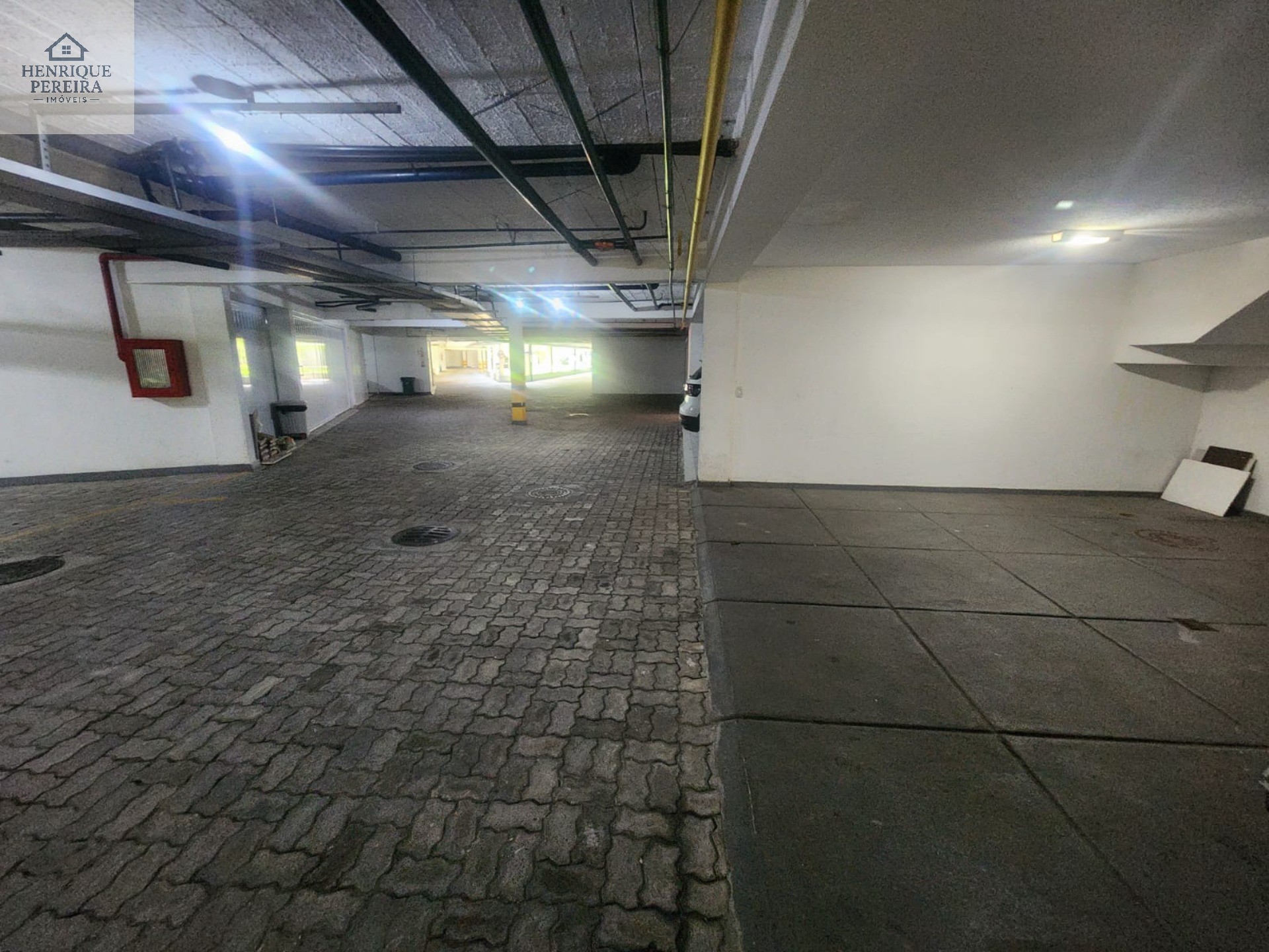 Imperdível Casa em Condomínio no Recreio dos Bandeirantes, RJ: 3 suítes, área externa privativa, 2 vagas e 240m². Venha conferir!