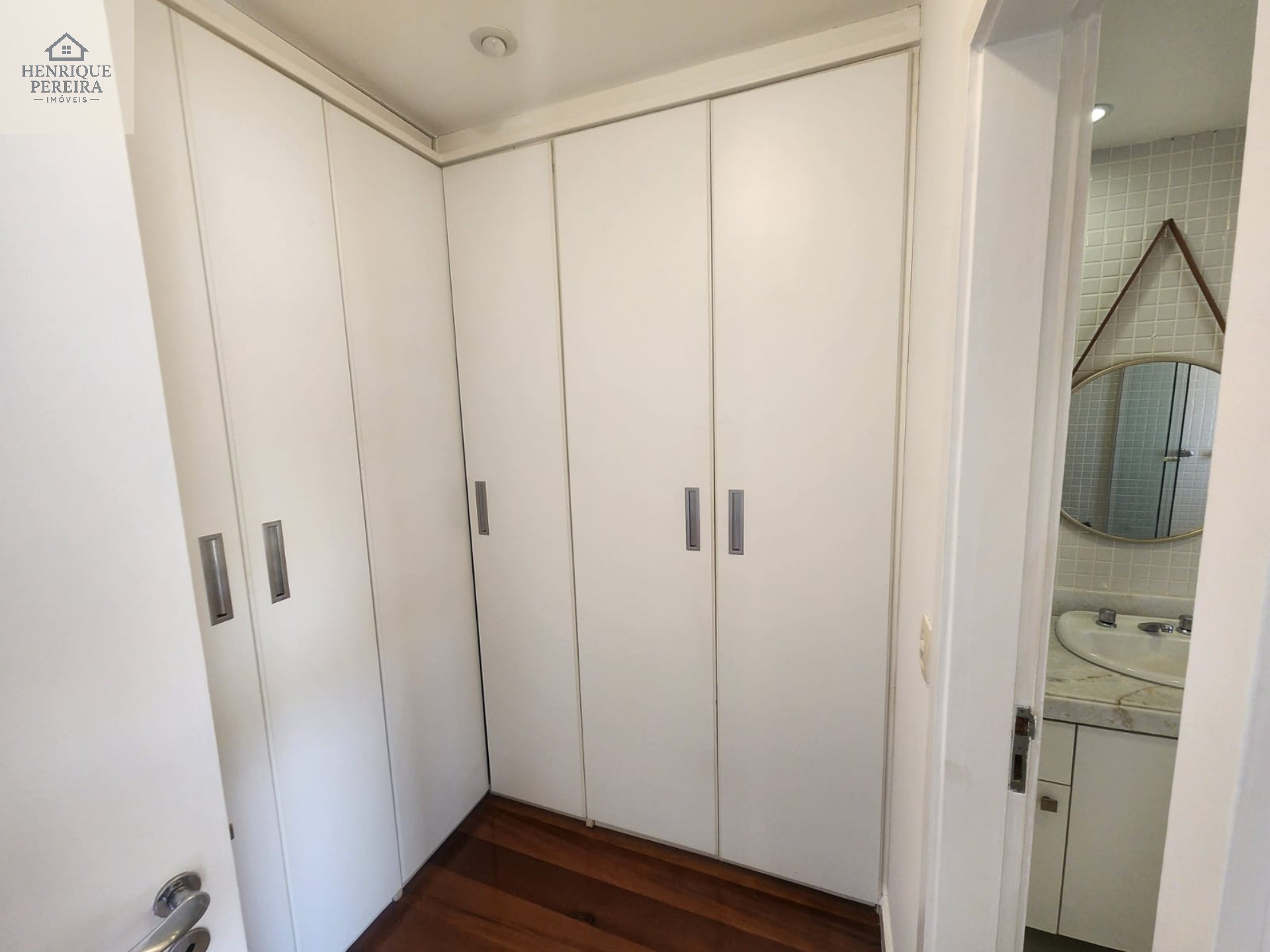 Imperdível Casa em Condomínio no Recreio dos Bandeirantes, RJ: 3 suítes, área externa privativa, 2 vagas e 240m². Venha conferir!