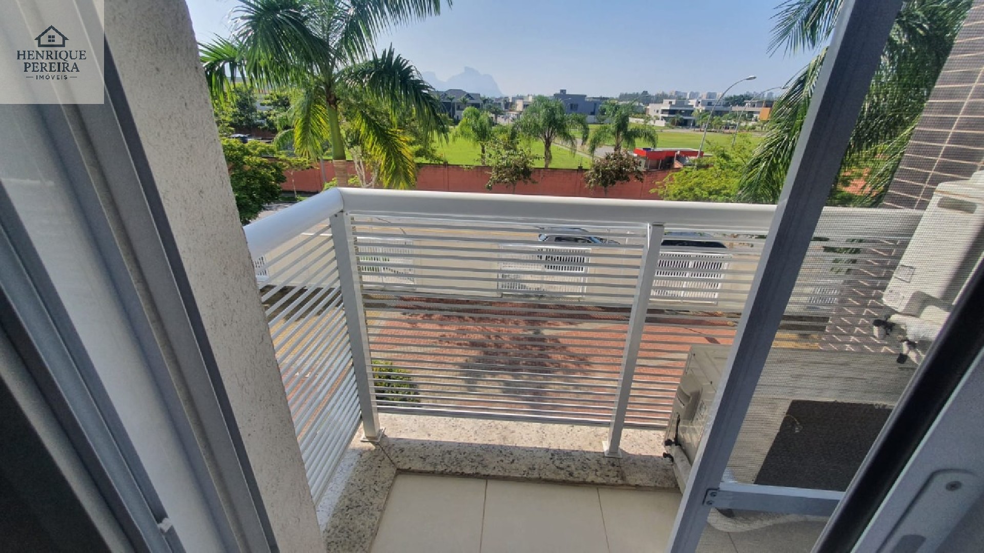 Apartamento de 2 quartos na Barra da Tijuca, RJ, Alphagreen Residence Club: 2 suítes, 1 sala, 3 banheiros, 86 m² e vaga de garagem!