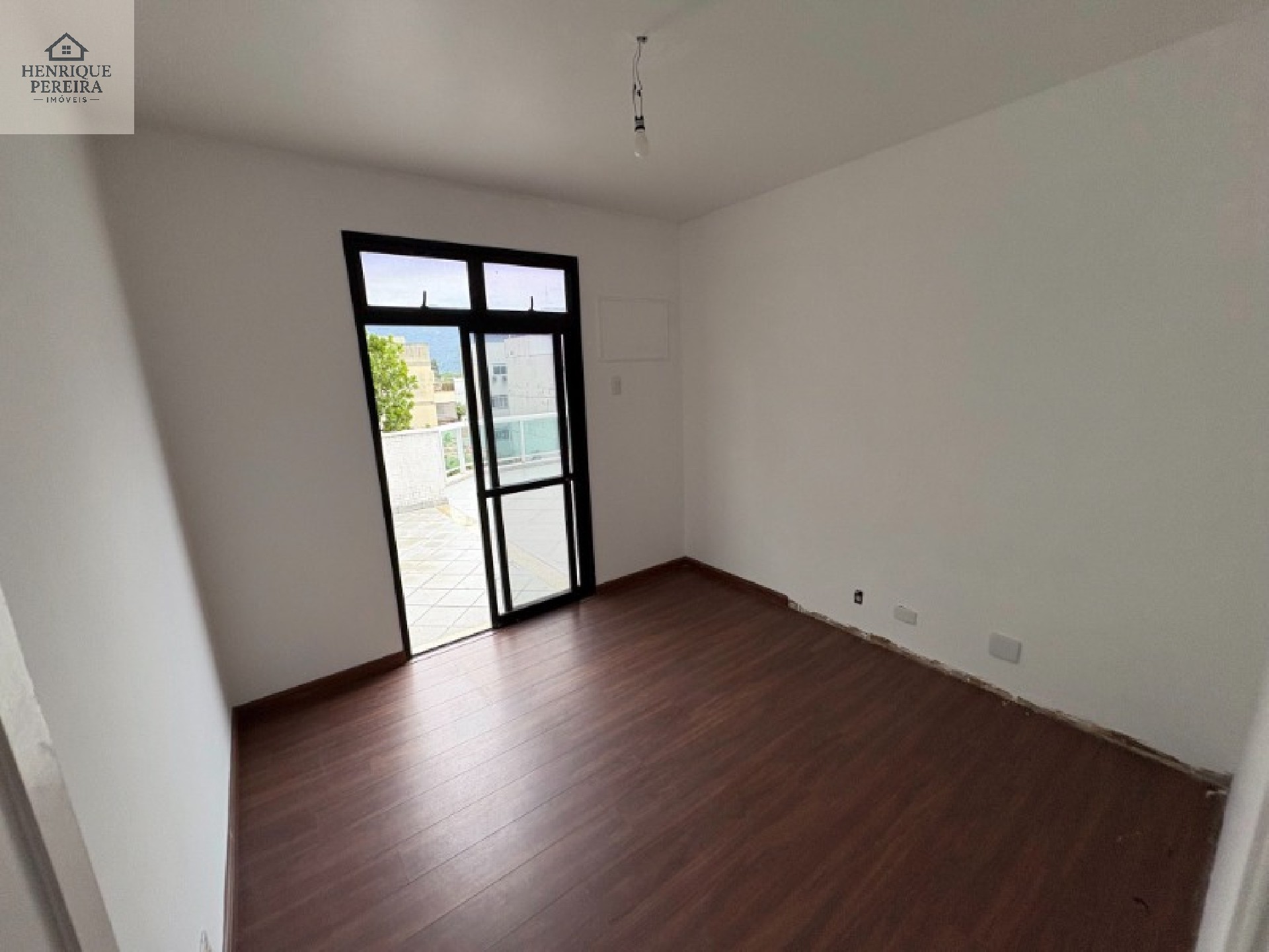 Cobertura de 547m2 e Linear no Recreio dos Bandeirantes: 5 quartos, 2 suítes, 2 salas, 4 banheiros, 3 vagas e 547m² de área.