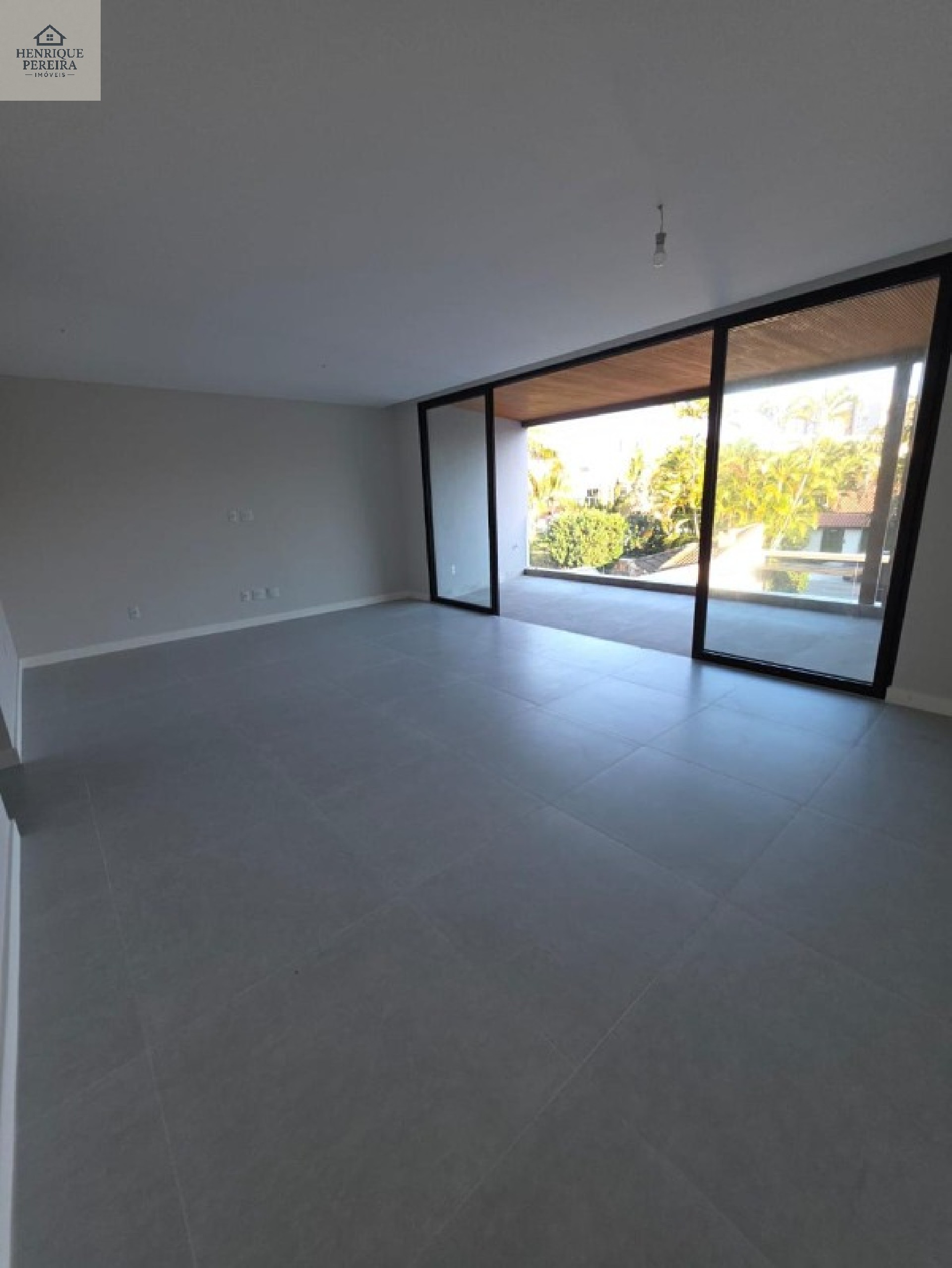 RIO MAR II Casa em Condomínio na Barra da Tijuca - 4 suítes, 6 banheiros, 2 vagas - 510m² - Rio de Janeiro-RJ