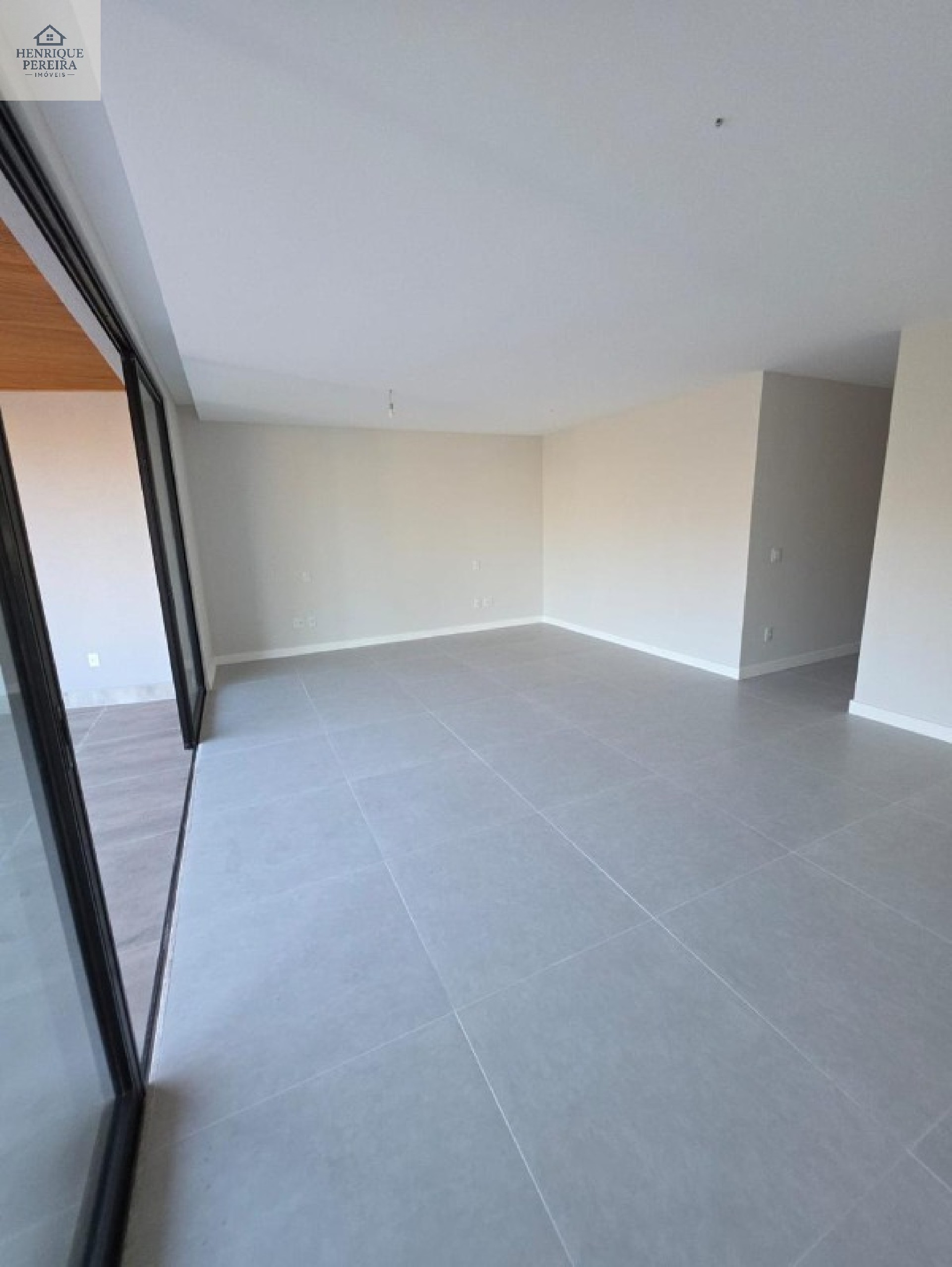 RIO MAR II Casa em Condomínio na Barra da Tijuca - 4 suítes, 6 banheiros, 2 vagas - 510m² - Rio de Janeiro-RJ