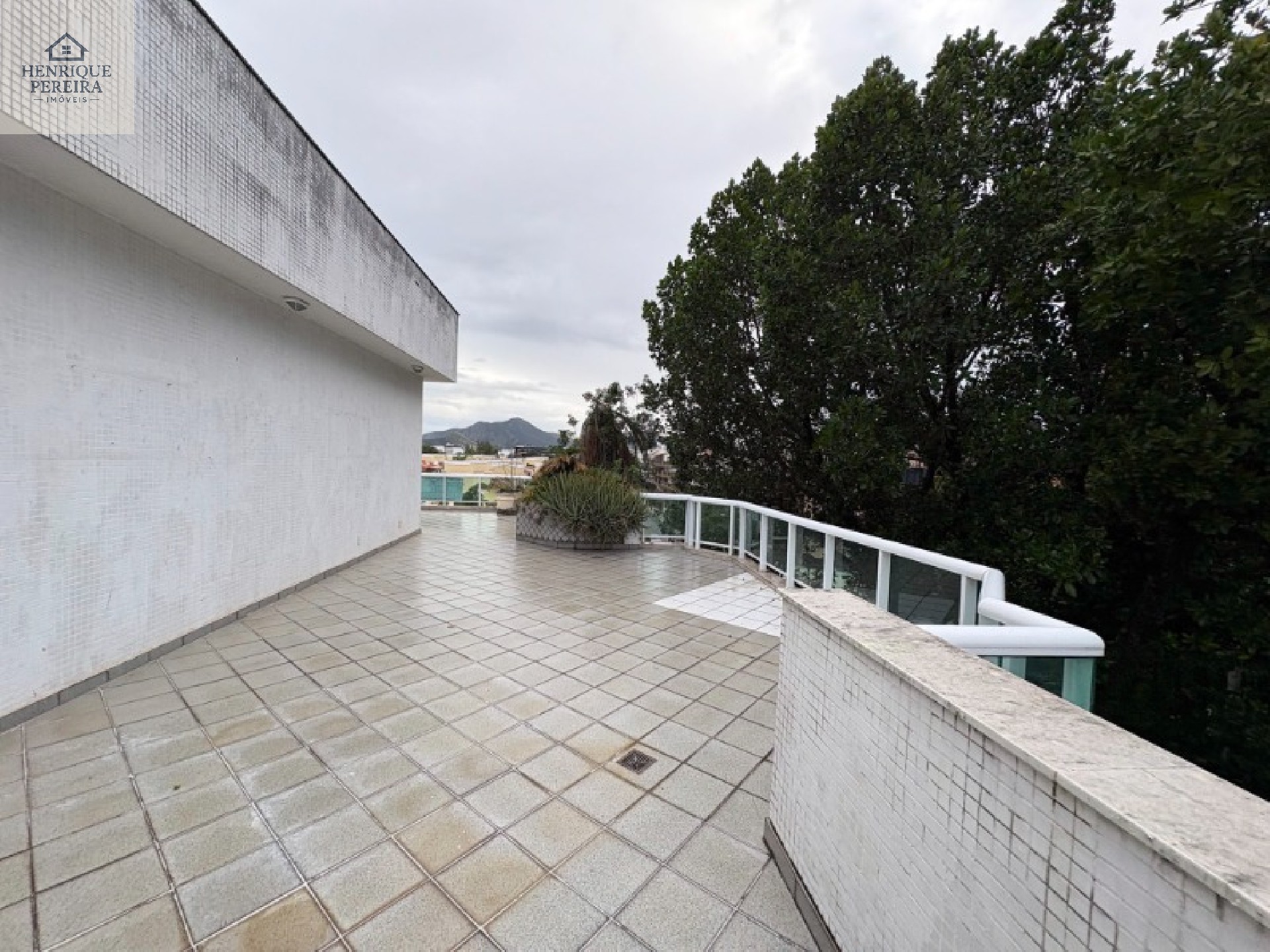 Cobertura de 547m2 e Linear no Recreio dos Bandeirantes: 5 quartos, 2 suítes, 2 salas, 4 banheiros, 3 vagas e 547m² de área.