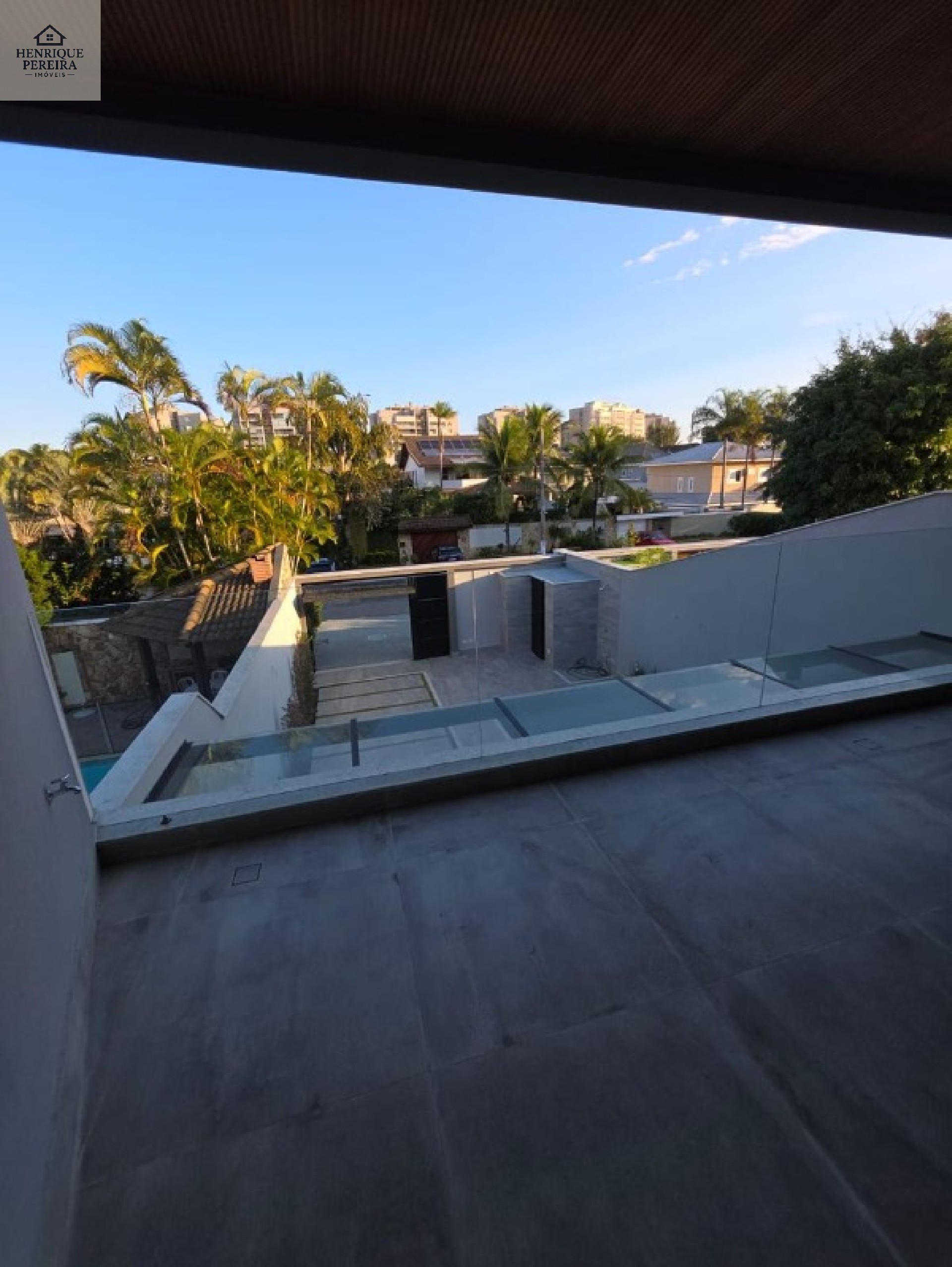 RIO MAR II Casa em Condomínio na Barra da Tijuca - 4 suítes, 6 banheiros, 2 vagas - 510m² - Rio de Janeiro-RJ