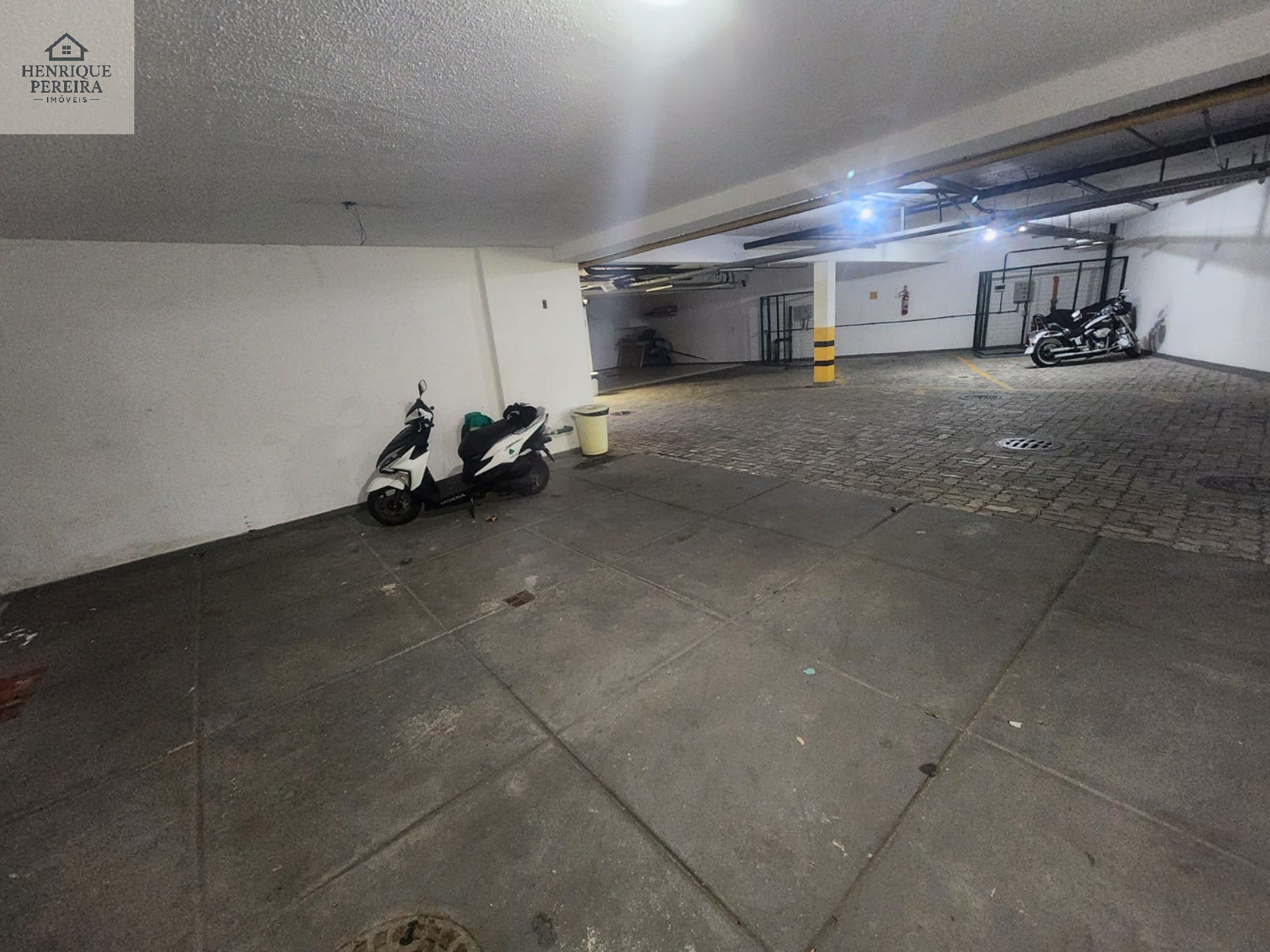Imperdível Casa em Condomínio no Recreio dos Bandeirantes, RJ: 3 suítes, área externa privativa, 2 vagas e 240m². Venha conferir!