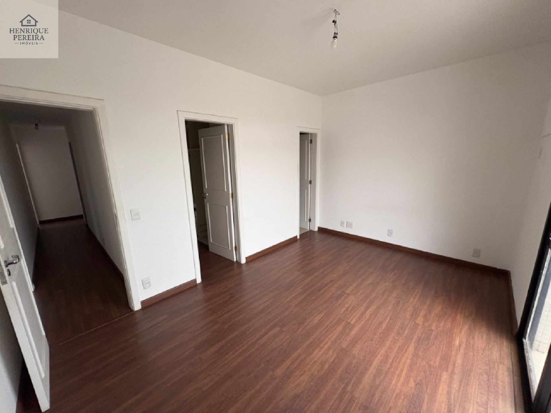 Cobertura de 547m2 e Linear no Recreio dos Bandeirantes: 5 quartos, 2 suítes, 2 salas, 4 banheiros, 3 vagas e 547m² de área.