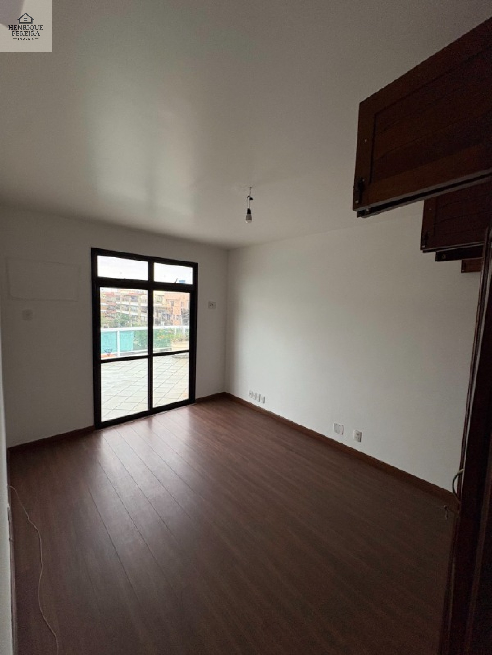 Cobertura de 547m2 e Linear no Recreio dos Bandeirantes: 5 quartos, 2 suítes, 2 salas, 4 banheiros, 3 vagas e 547m² de área.
