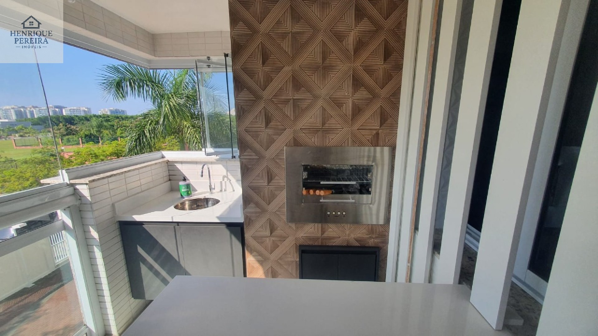 Apartamento de 2 quartos na Barra da Tijuca, RJ, Alphagreen Residence Club: 2 suítes, 1 sala, 3 banheiros, 86 m² e vaga de garagem!