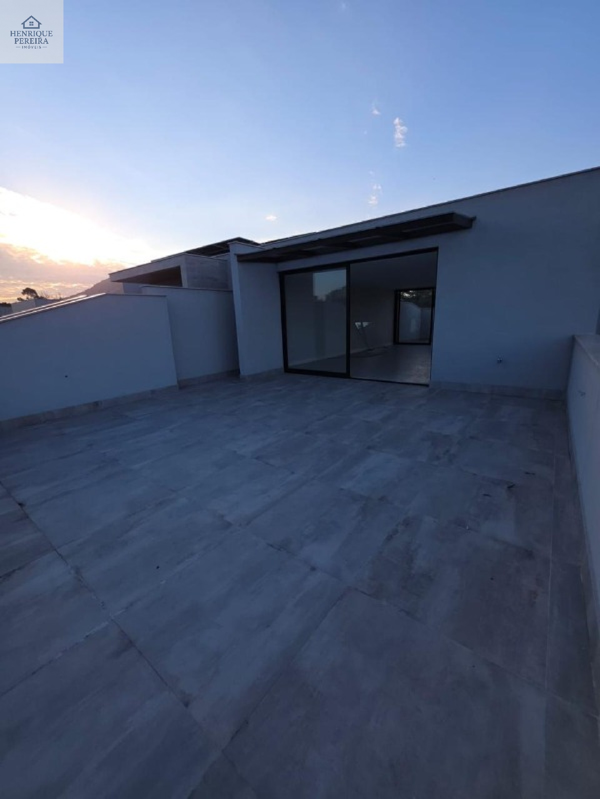 RIO MAR II Casa em Condomínio na Barra da Tijuca - 4 suítes, 6 banheiros, 2 vagas - 510m² - Rio de Janeiro-RJ