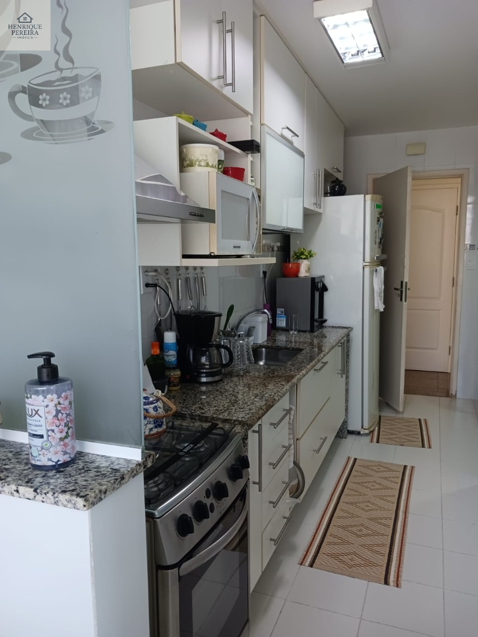 Imperdível apartamento à venda no bairro Jardim Guanabara, Rio de Janeiro-RJ: 3 quartos, 1 suíte, 1 sala, 3 banheiros, 3 vagas de garagem, 114m².