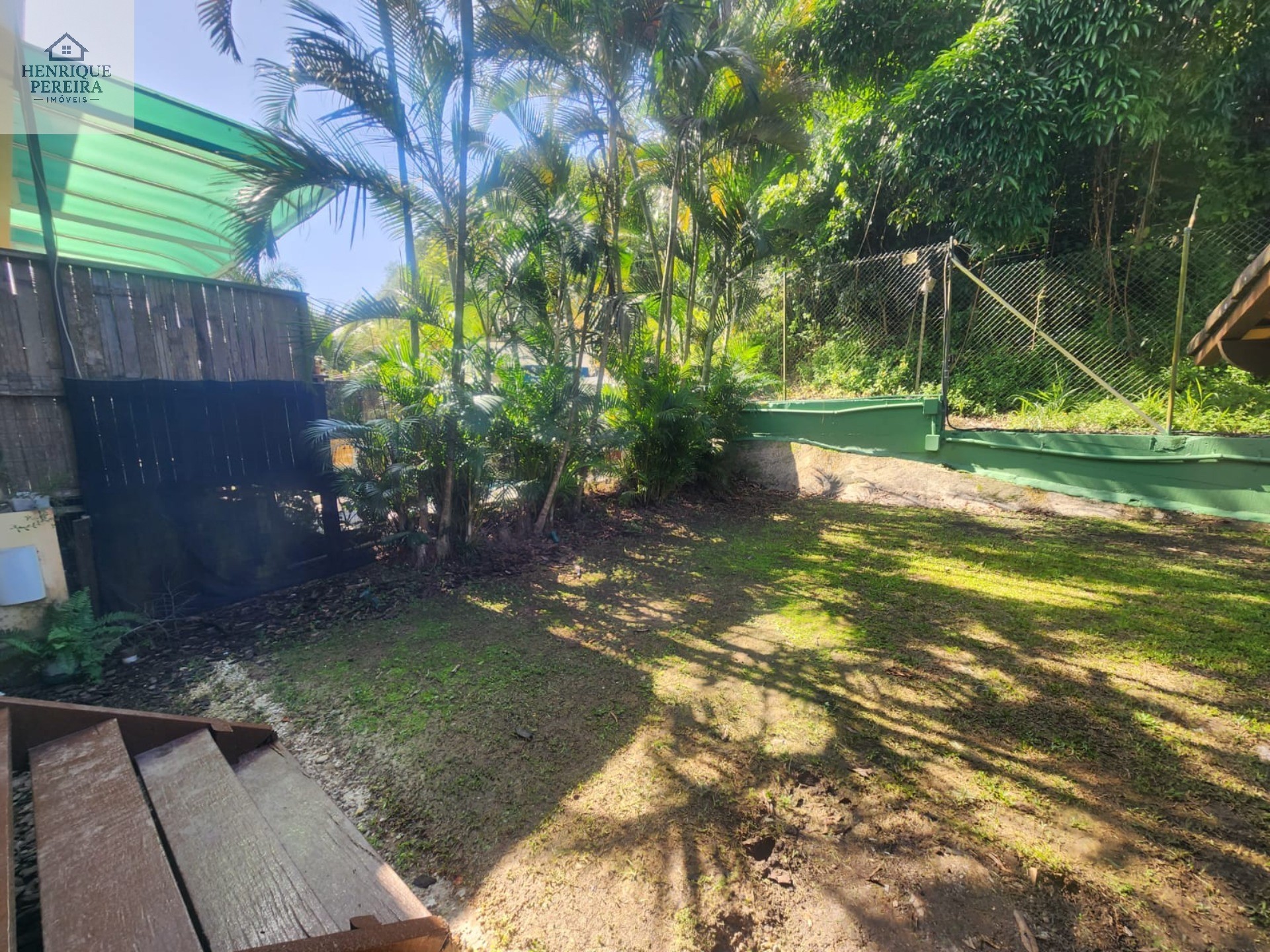 Imperdível Casa em Condomínio no Recreio dos Bandeirantes, RJ: 3 suítes, área externa privativa, 2 vagas e 240m². Venha conferir!