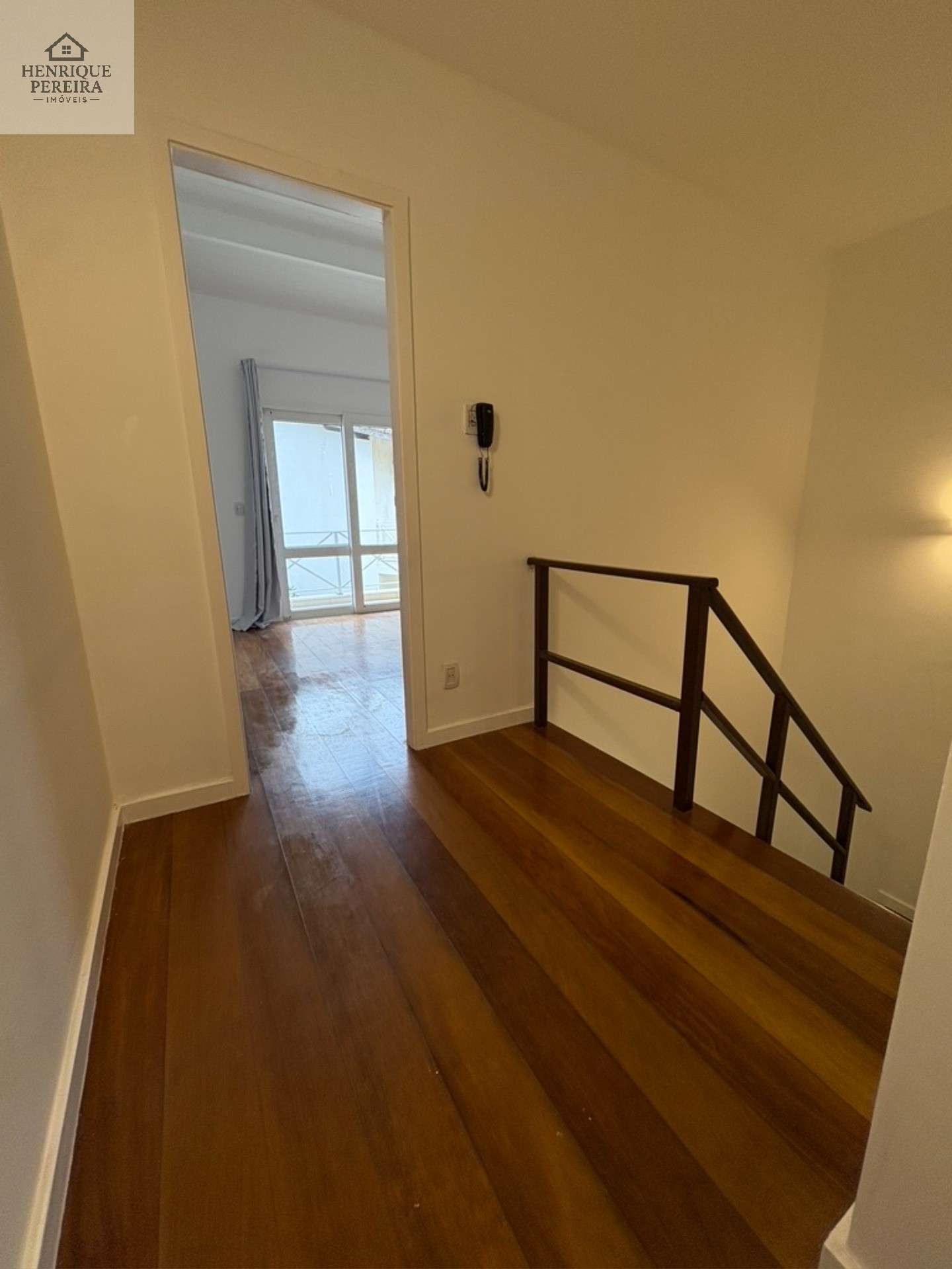 Imperdível Casa em Condomínio no Recreio dos Bandeirantes, RJ: 3 suítes, área externa privativa, 2 vagas e 240m². Venha conferir!