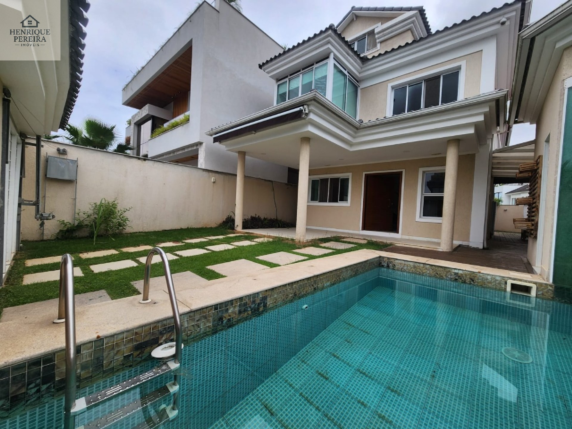 Casa, 4 quartos, 280 m² - Foto 1