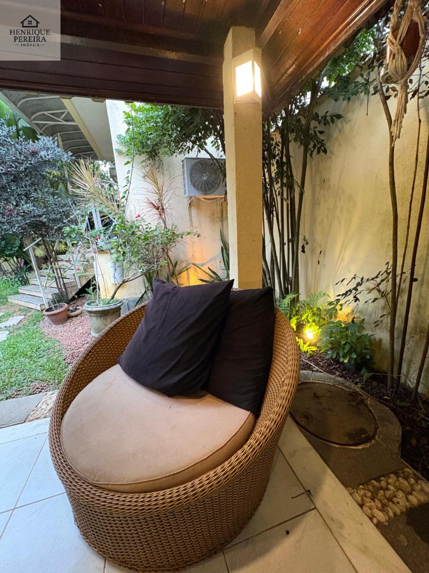 Casa de Vila no Recreio: 3 Suítes, Quintal e Perto da Praia