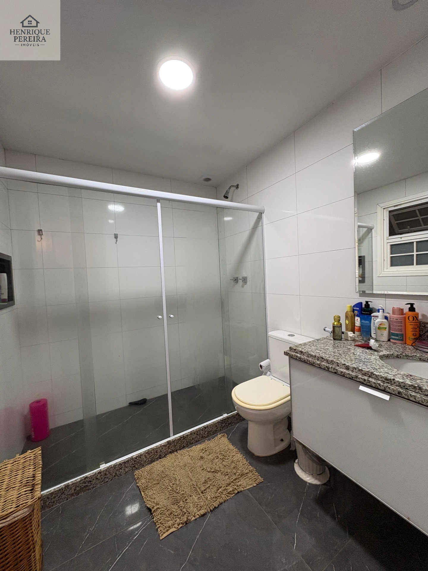 Casa de Vila no Recreio: 3 Suítes, Quintal e Perto da Praia