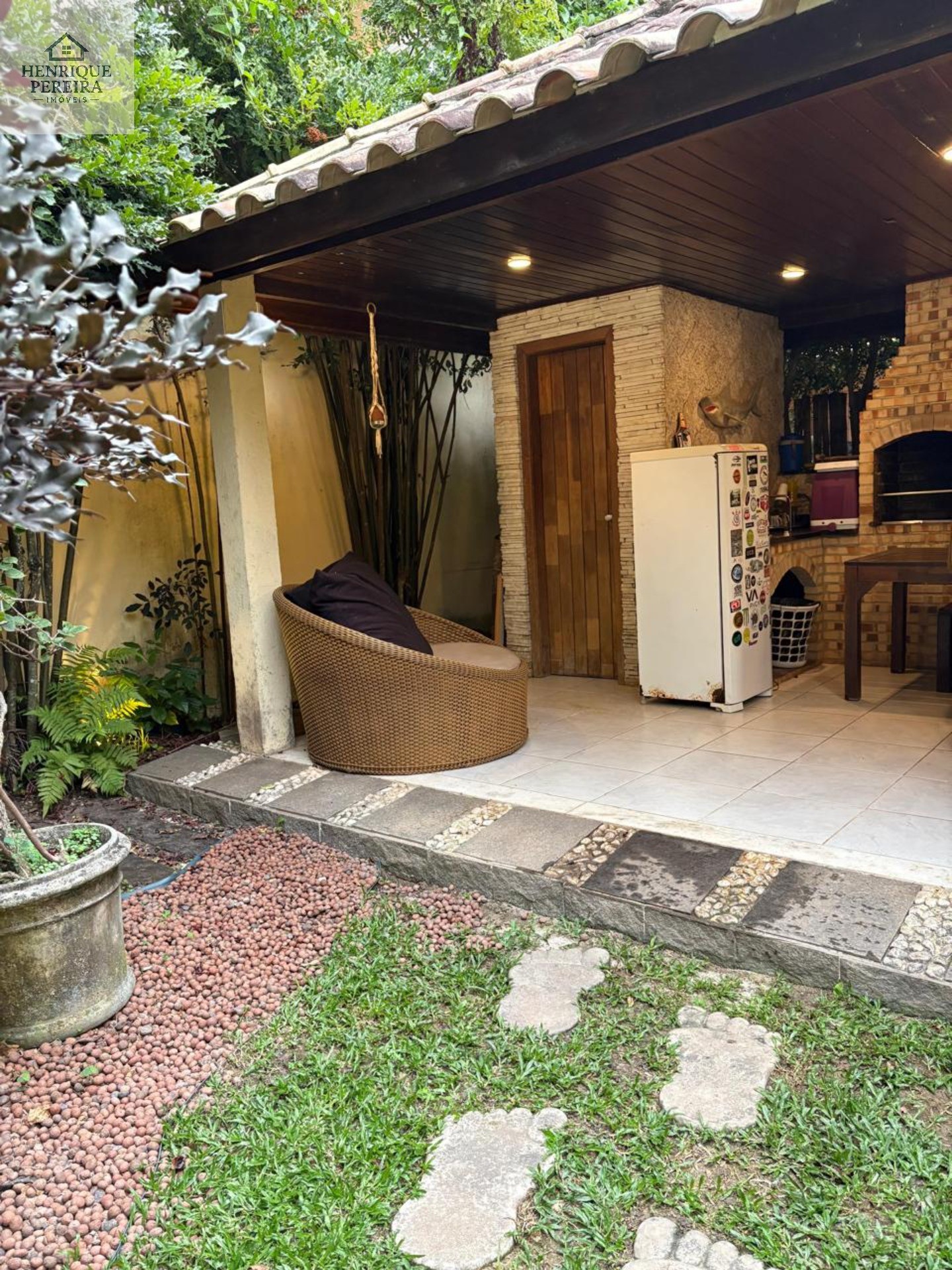 Casa de Vila no Recreio: 3 Suítes, Quintal e Perto da Praia