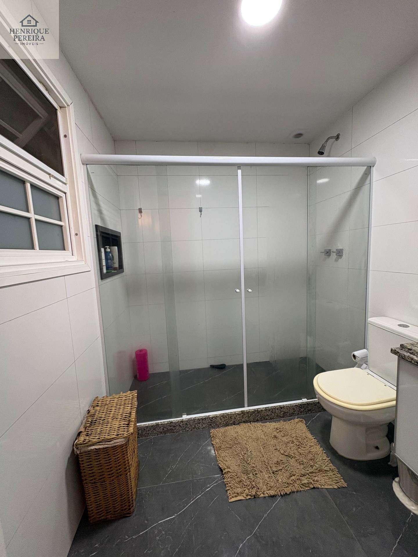 Casa de Vila no Recreio: 3 Suítes, Quintal e Perto da Praia