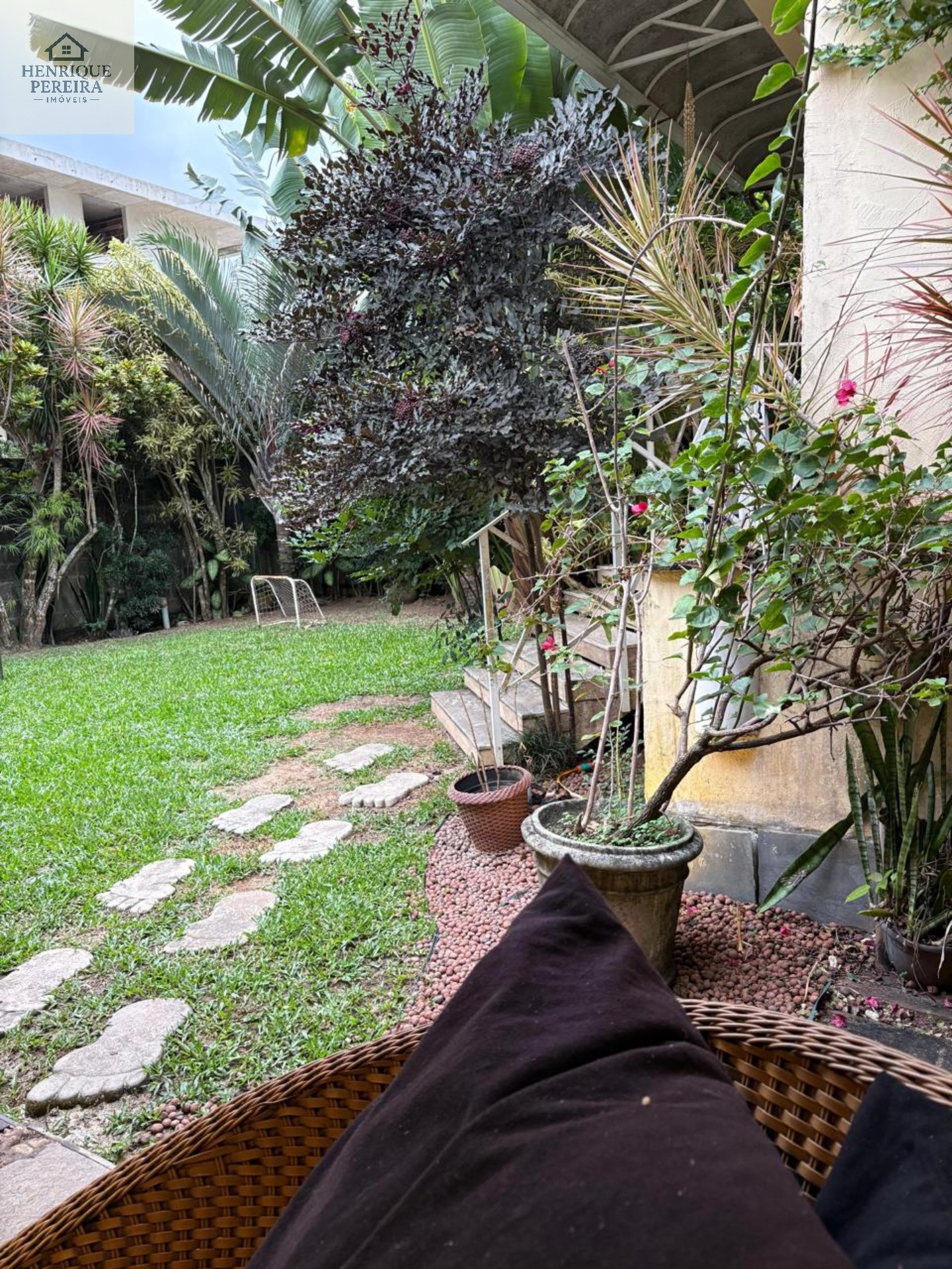 Casa de Vila no Recreio: 3 Suítes, Quintal e Perto da Praia