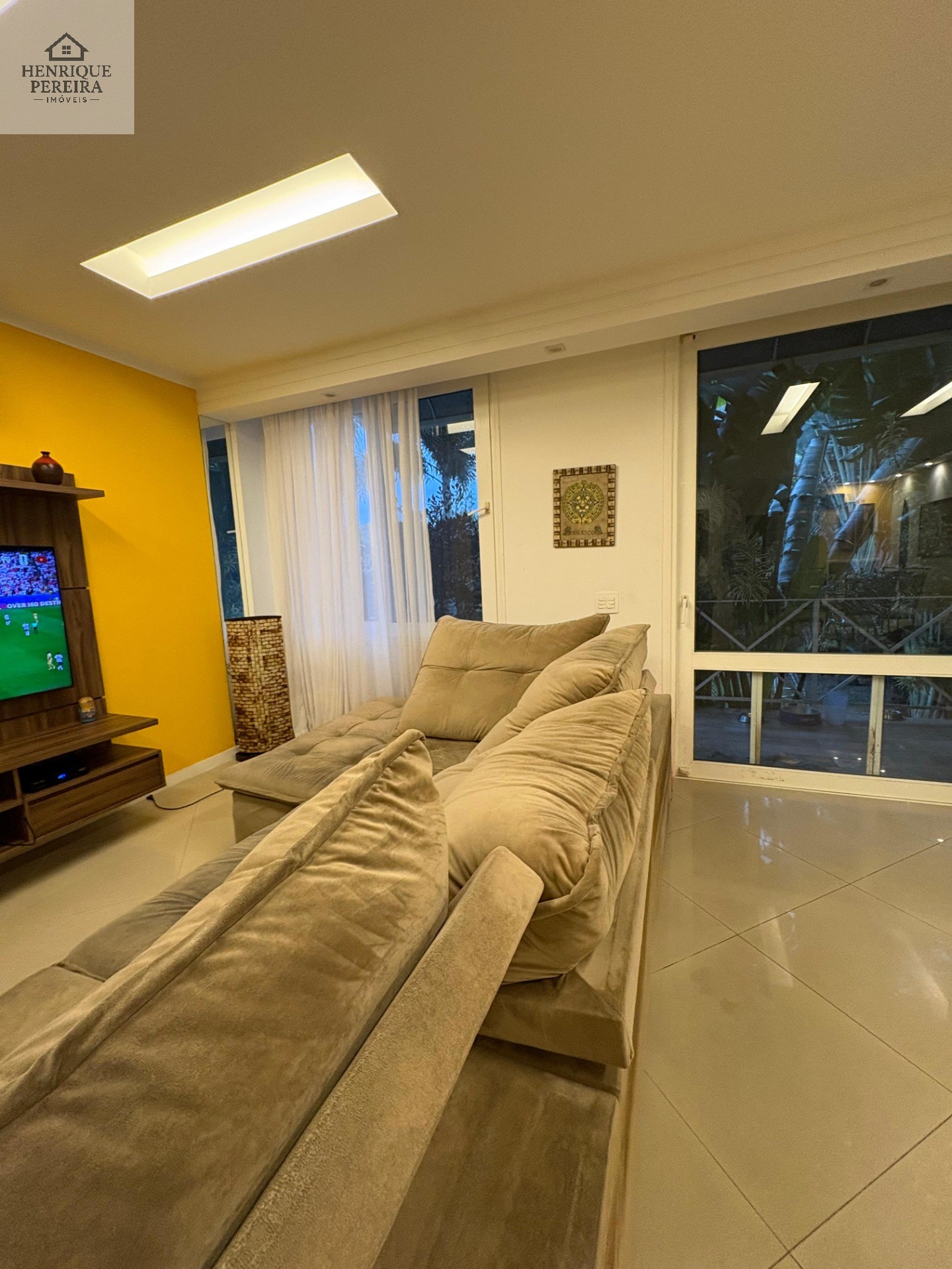 Casa de Vila no Recreio: 3 Suítes, Quintal e Perto da Praia