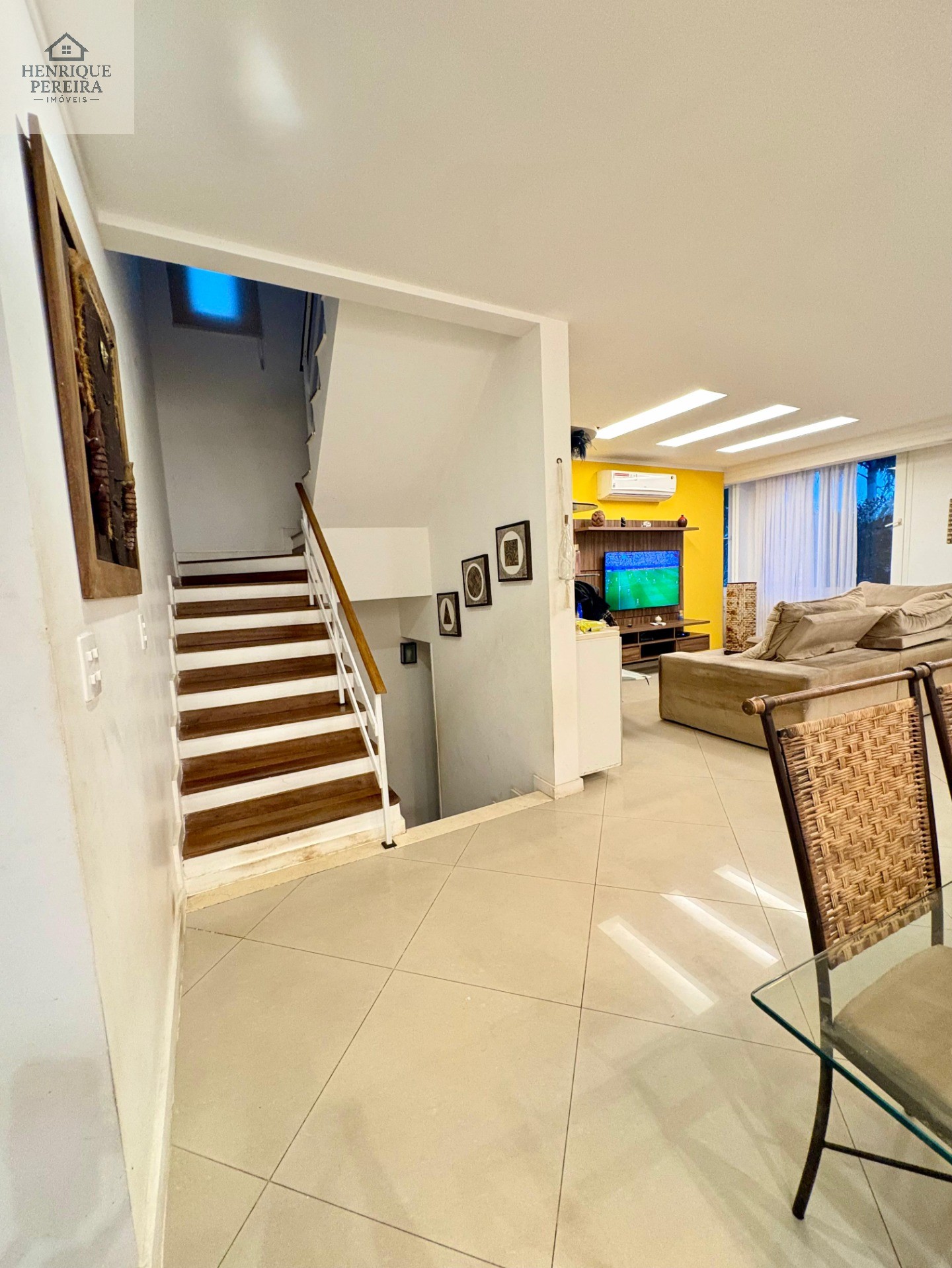Casa de Vila no Recreio: 3 Suítes, Quintal e Perto da Praia