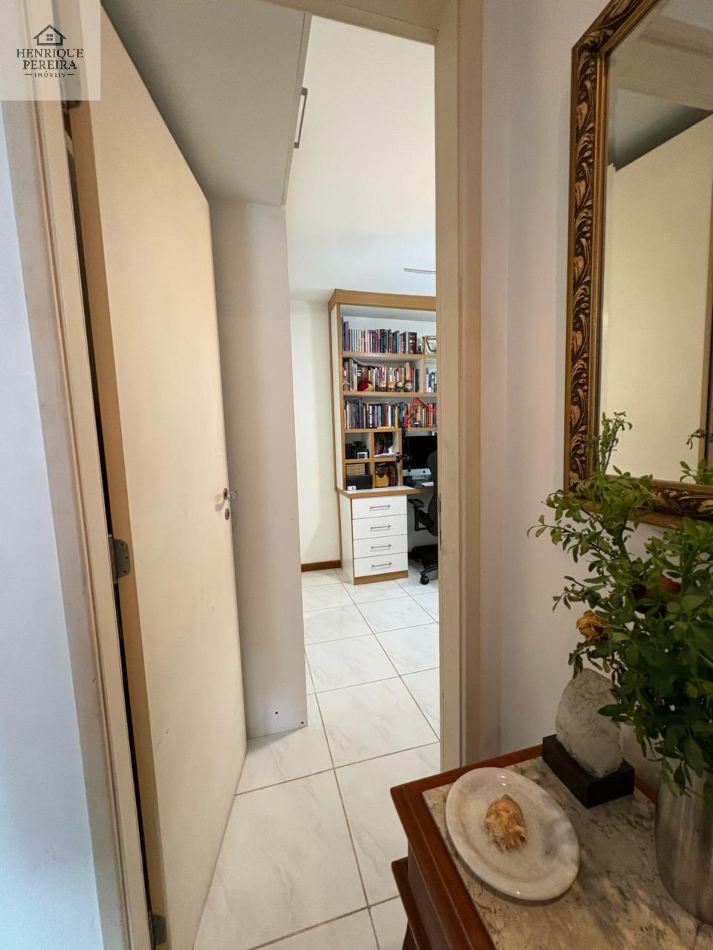 Apartamento 2 Quartos (1 Suíte) à Venda na Mena Barreto, Botafogo 1 Vaga