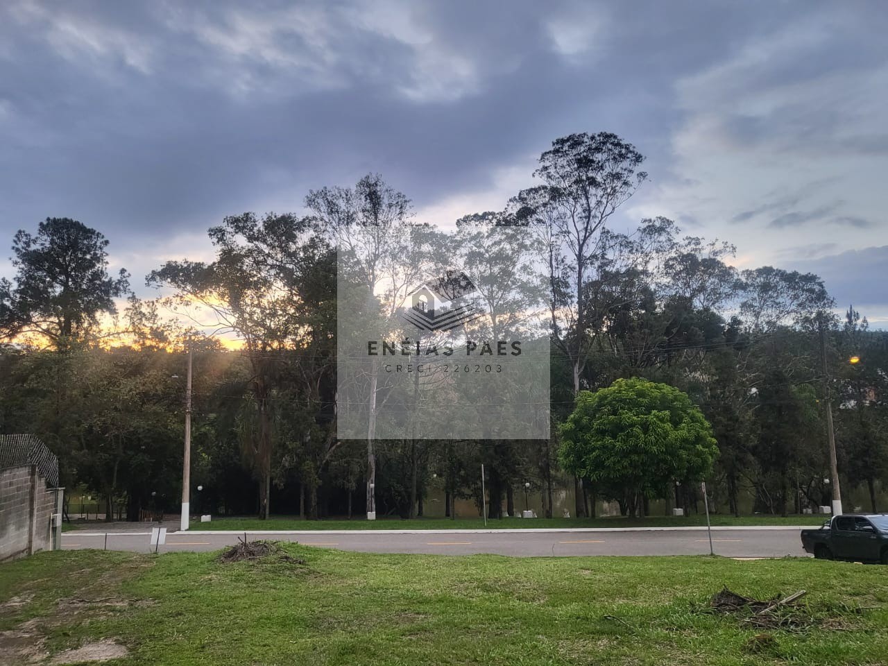 Terreno à venda, 1000m² - Foto 1