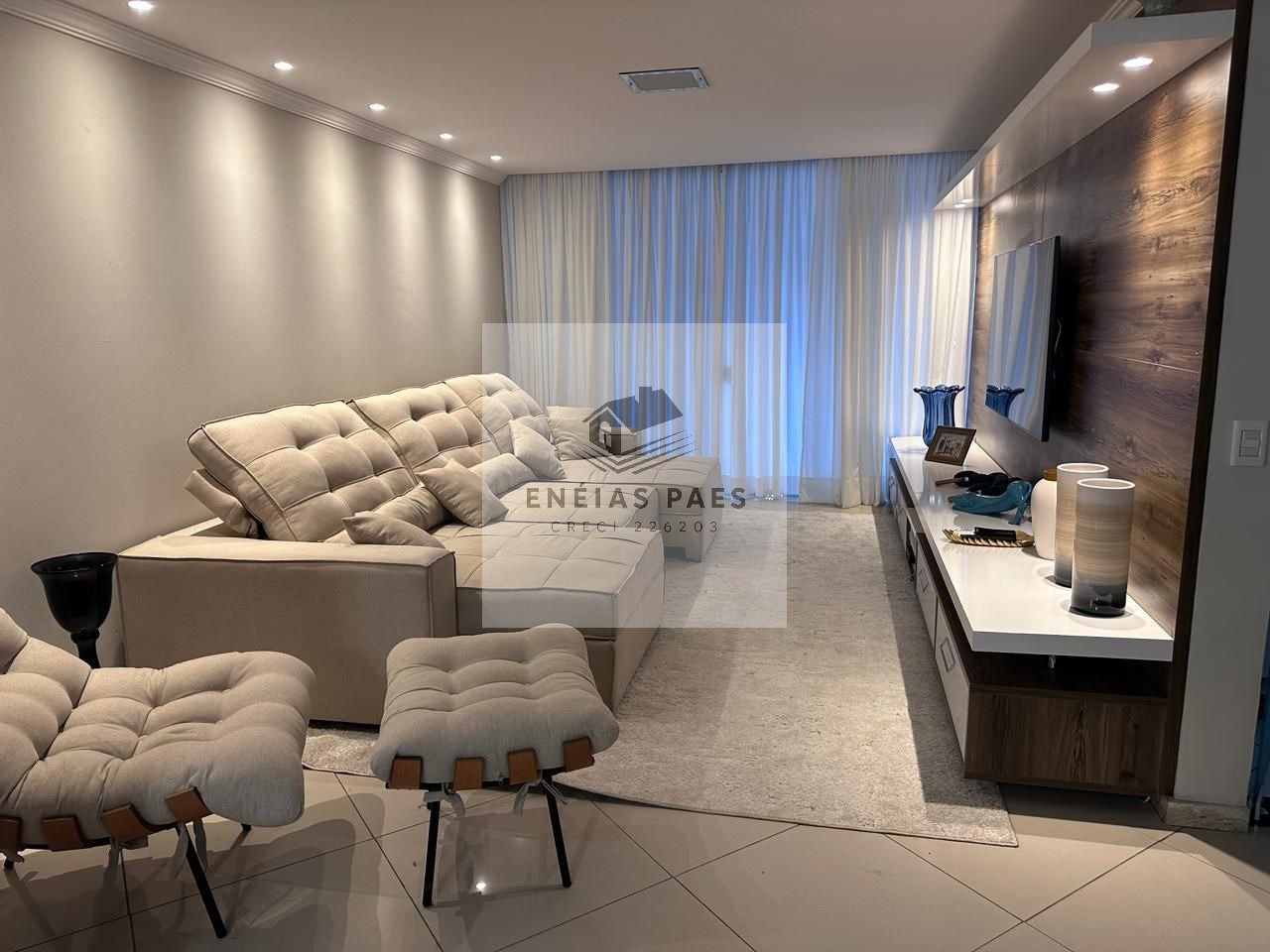 Casa à venda com 3 quartos, 312m² - Foto 2