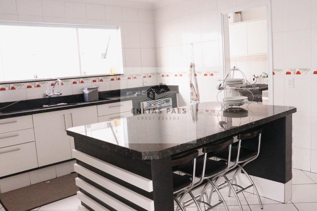 Casa à venda com 3 quartos, 312m² - Foto 8