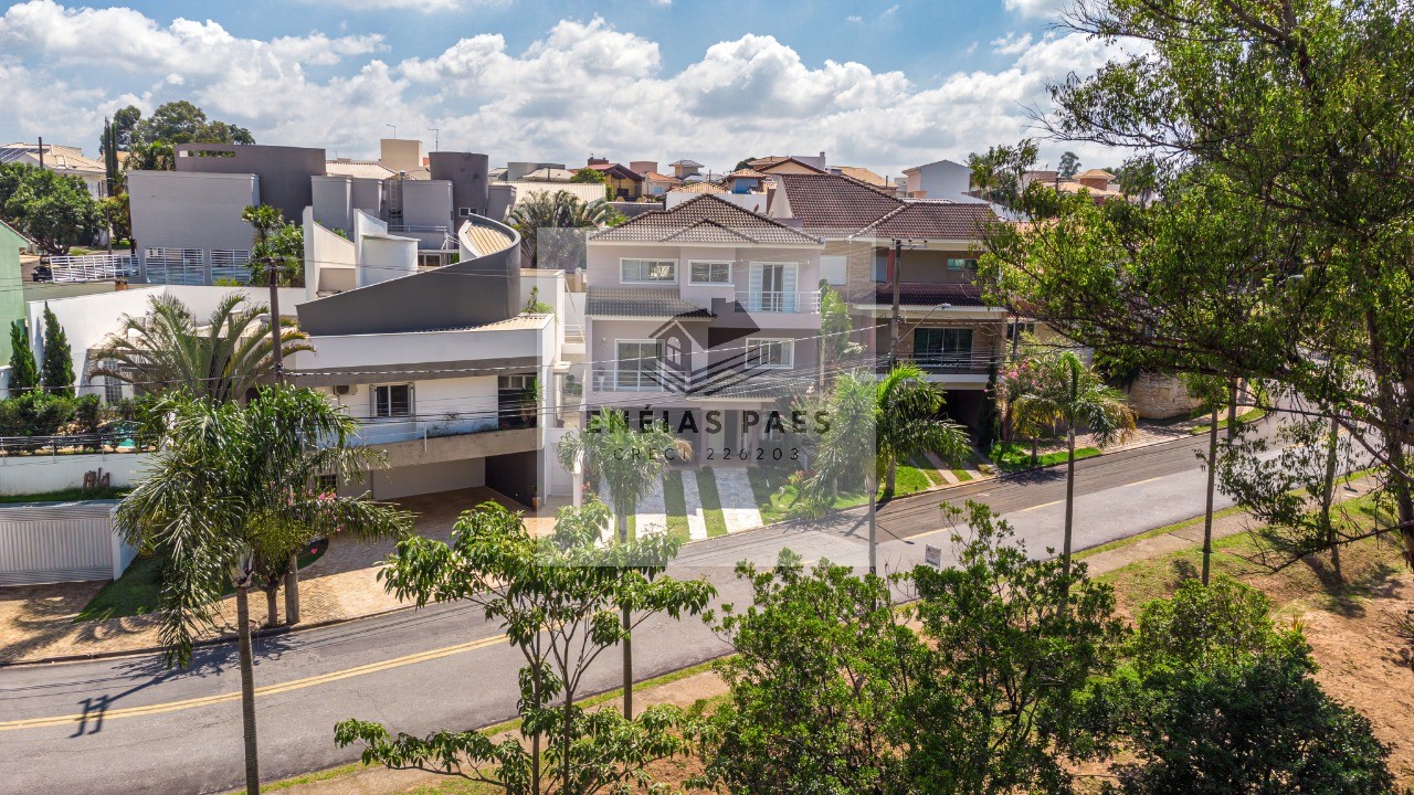 Casa, 4 quartos, 329 m² - Foto 2