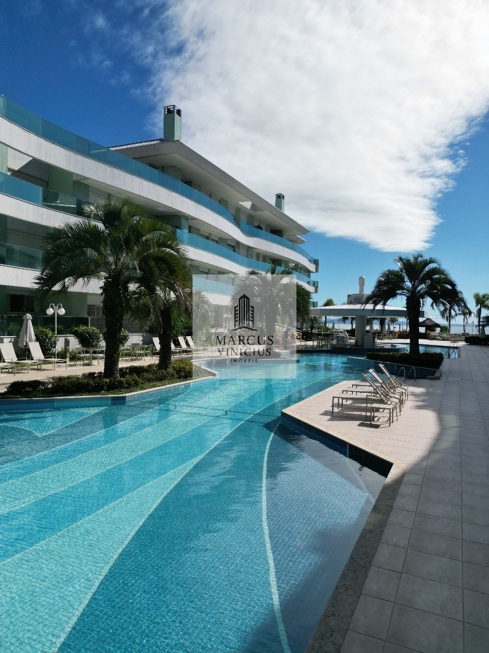 Cobertura à venda com 4 quartos, 264m² - Foto 1