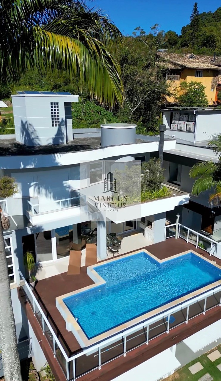 Casa à venda com 3 quartos, 350m² - Foto 1