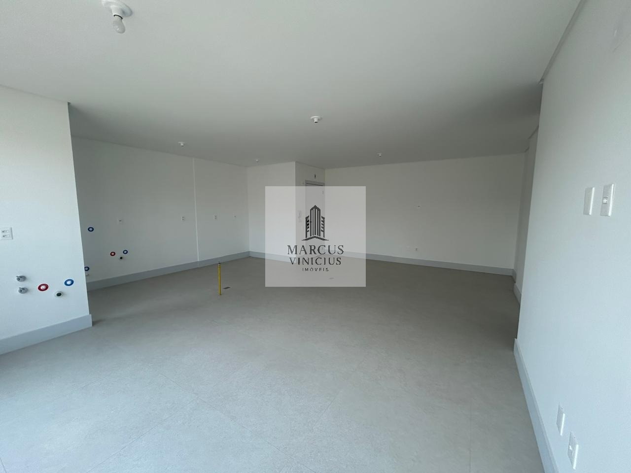 Apartamento à venda com 3 quartos, 113m² - Foto 1