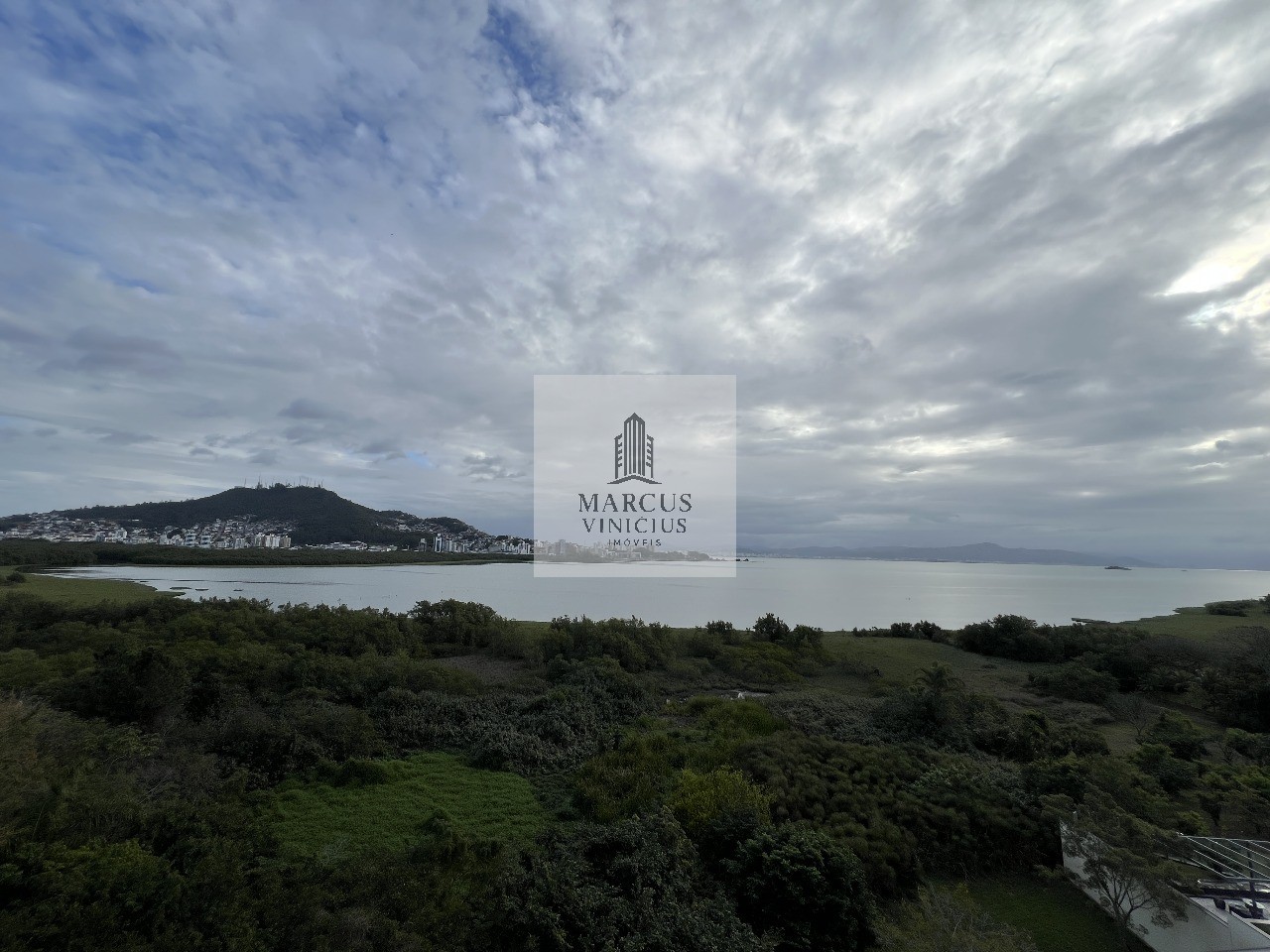 Apartamento à venda com 2 quartos, 78m² - Foto 4
