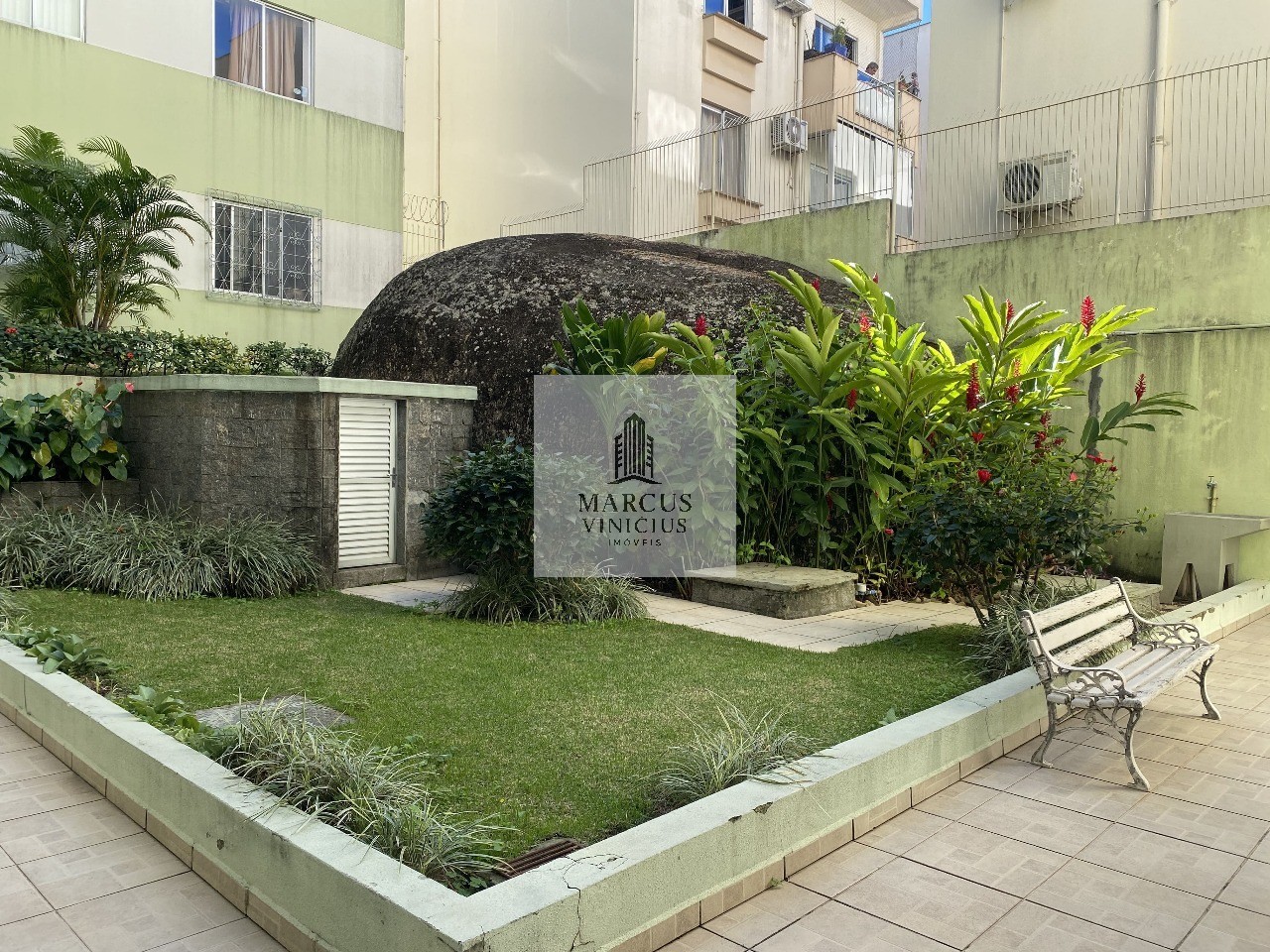 Apartamento à venda com 3 quartos, 89m² - Foto 1