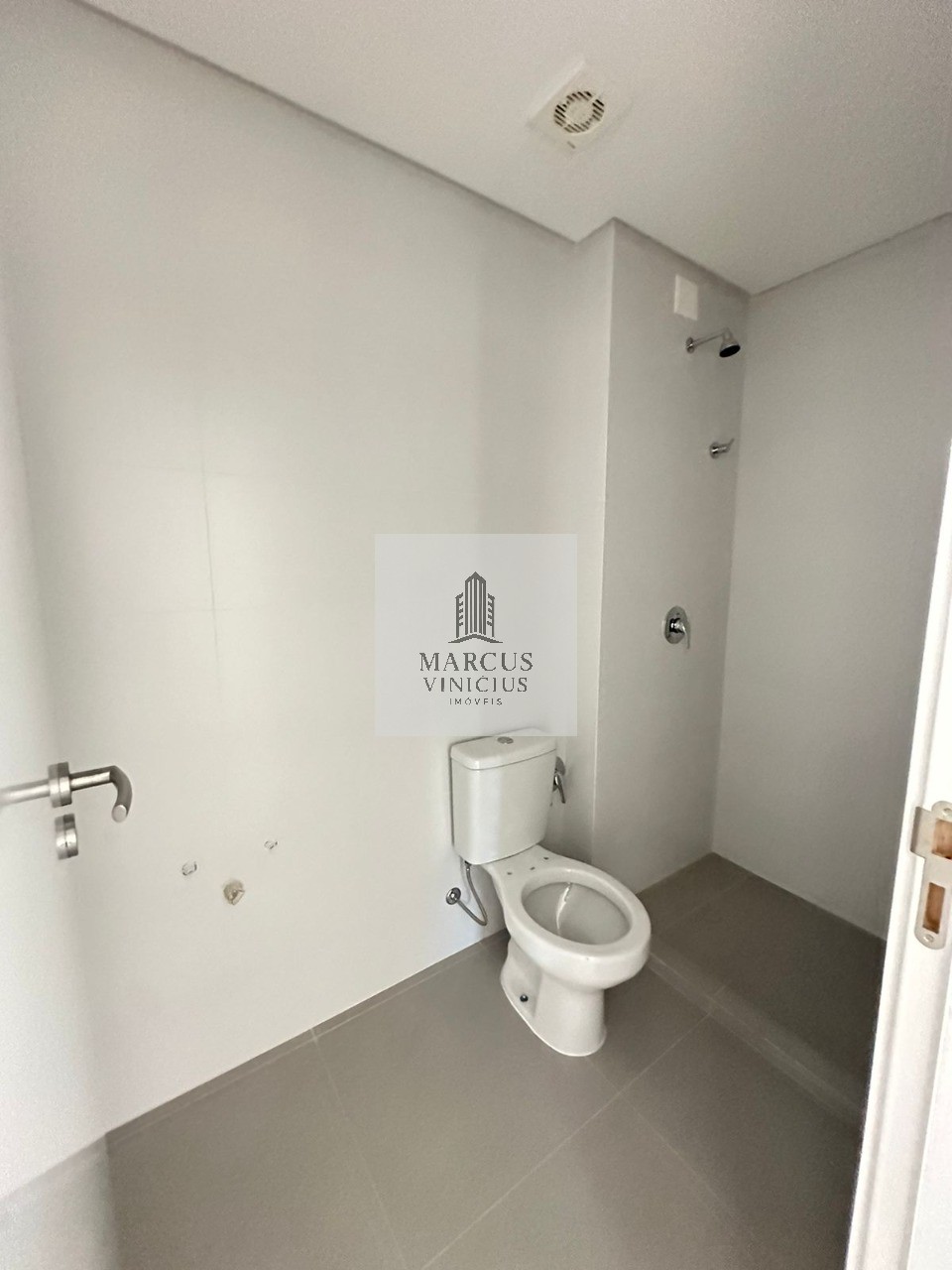 Apartamento à venda com 2 quartos, 67m² - Foto 18