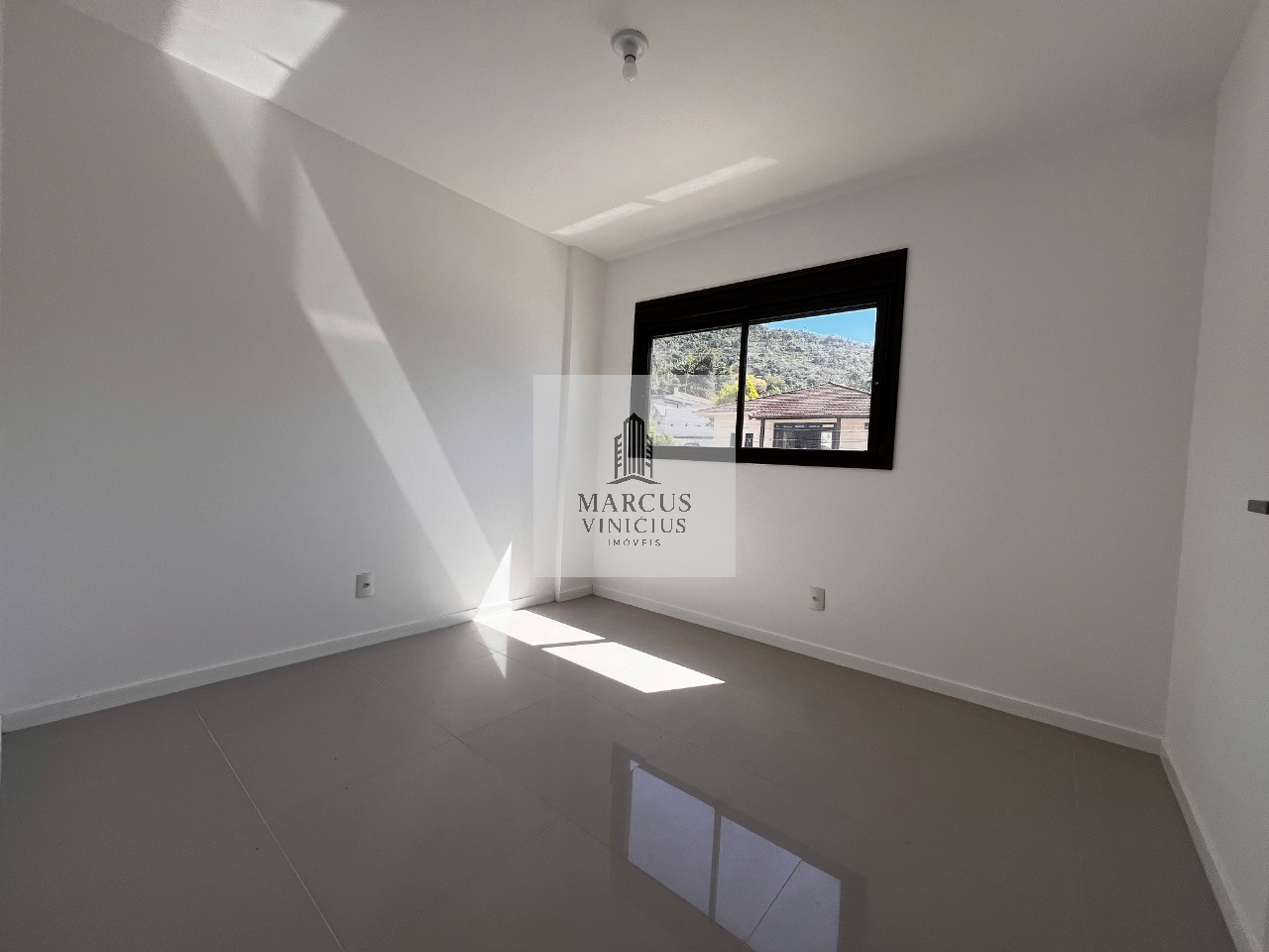 Apartamento à venda com 2 quartos, 143m² - Foto 11