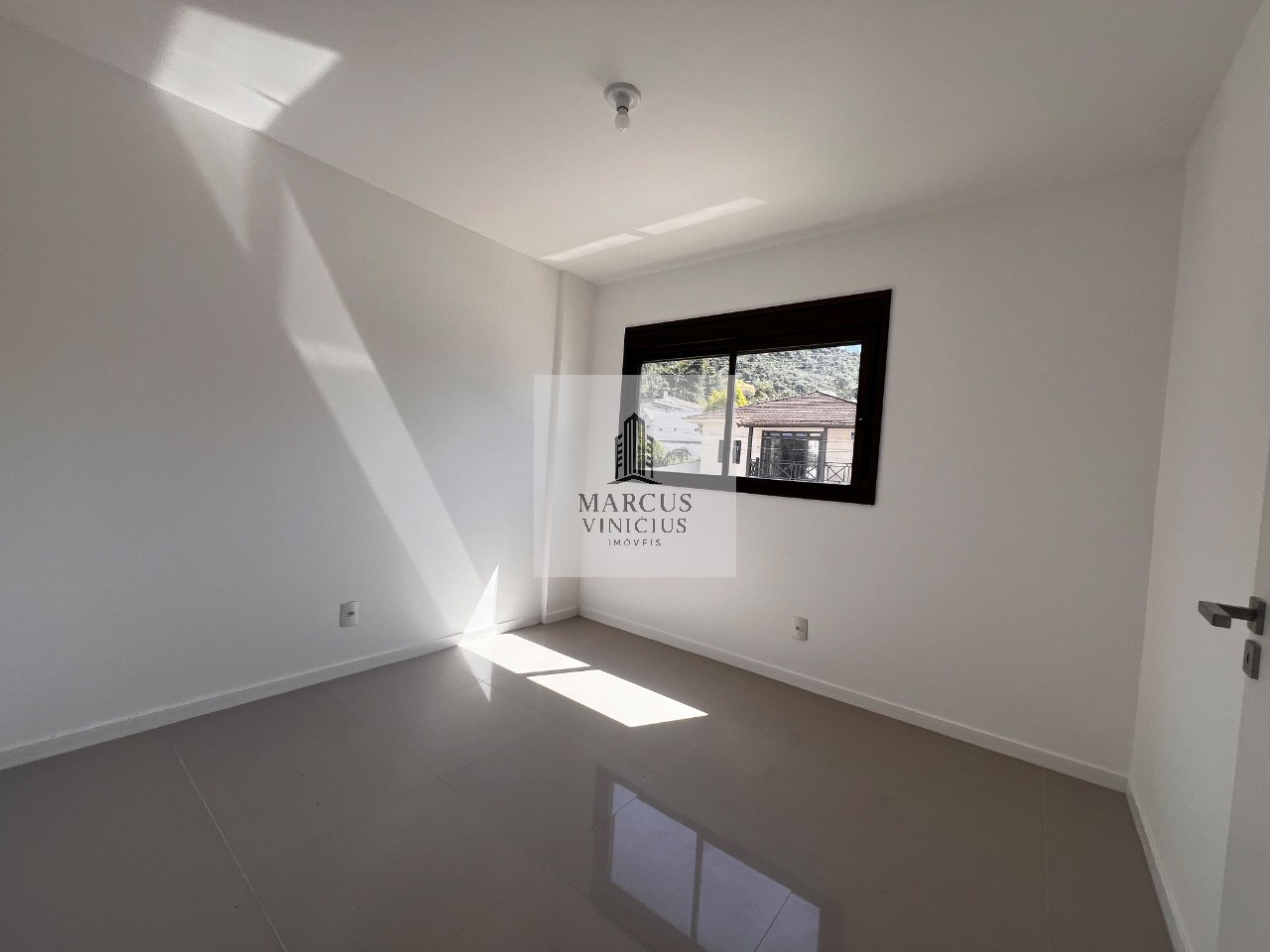 Apartamento à venda com 2 quartos, 143m² - Foto 15