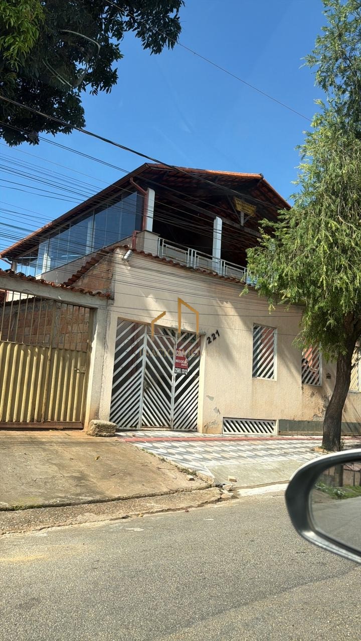 Casa, 3 quartos, 360 m² - Foto 1